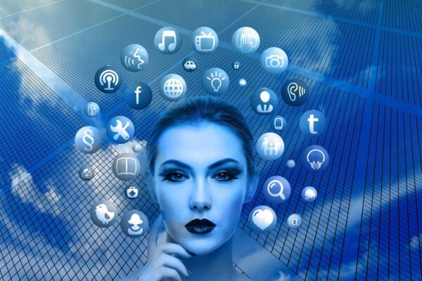Facebook e la moda del vaffanweb: il lato oscuro del social