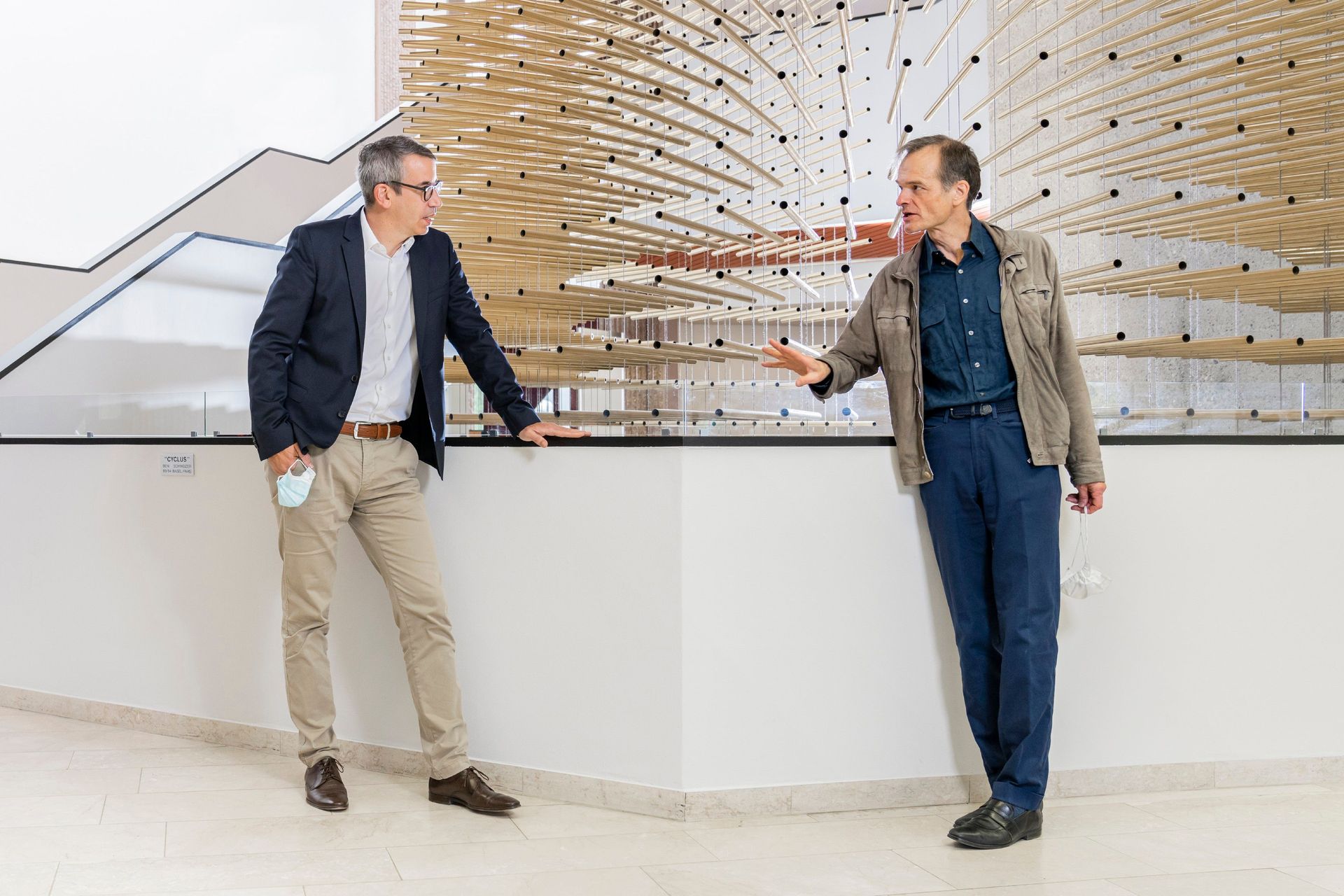 Al PSI, Gabriel Aeppli e Christian Rüegg lavorano a soluzioni fisiche fondamentalmente nuove per migliorare i computer e lo stoccaggio dei dati