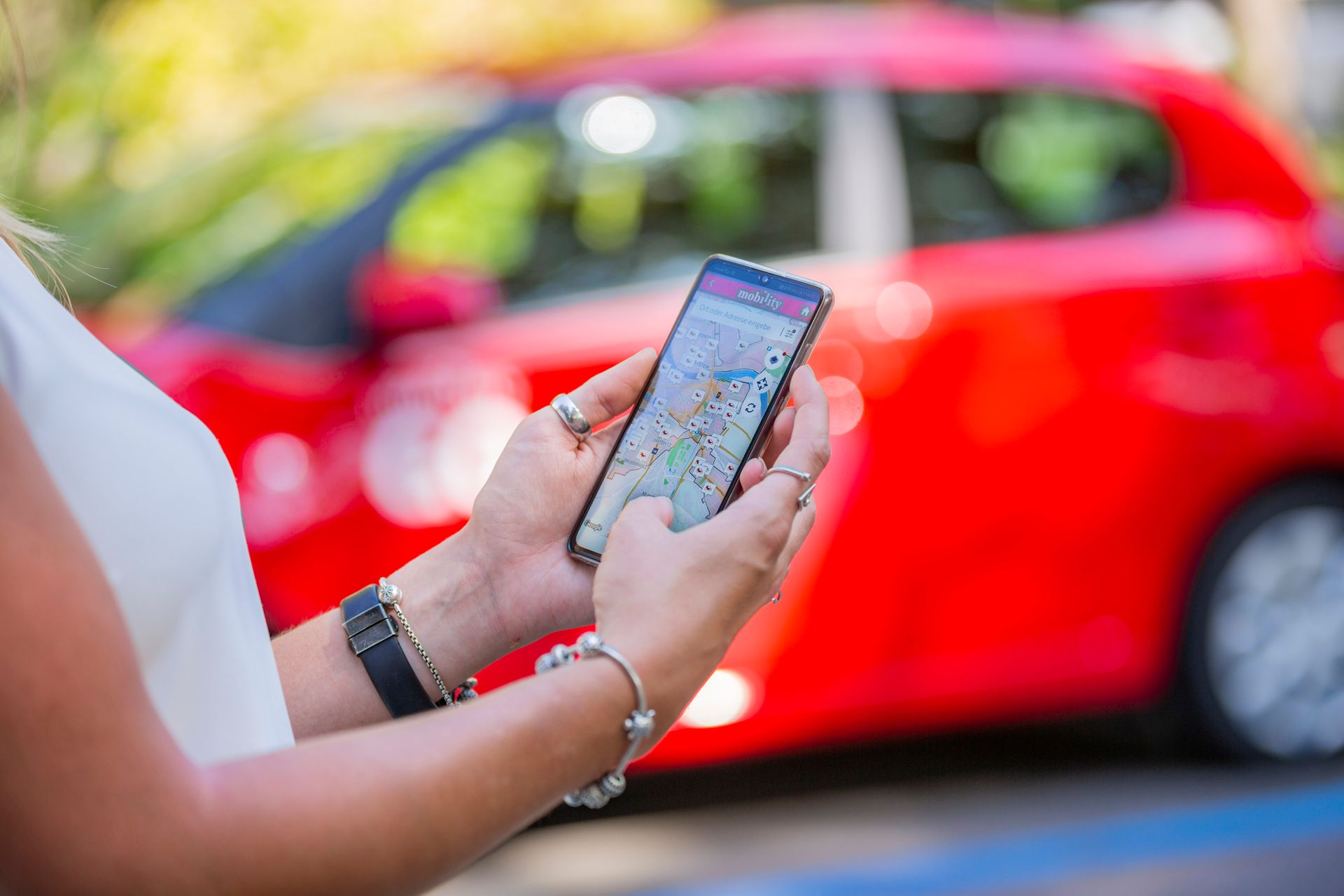 La prenotazione tramite App di un'autovettura a noleggio della compagnia svizzera Mobility