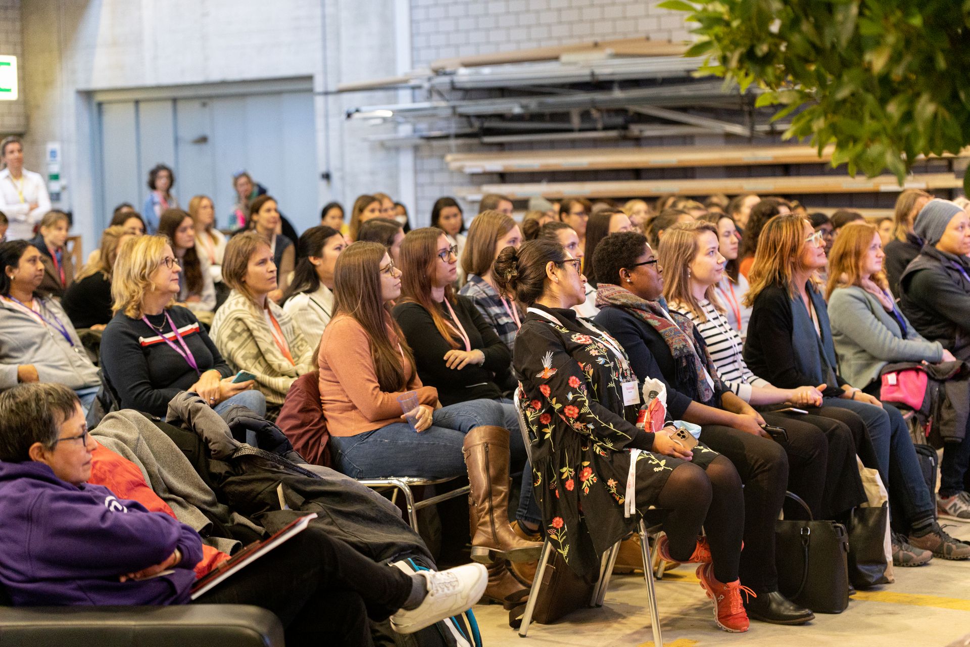 Donne elvetiche di tutte le età e le estrazioni sociali hanno preso parte il 6 e 7 novembre all’hackaton “HerHack”, nell’ambito della “Giornata Digitale Svizzera”, il cui scopo era quello di invogliarle a intraprendere una carriera nel settore della tecnologia (Foto: Moritz Schmid)