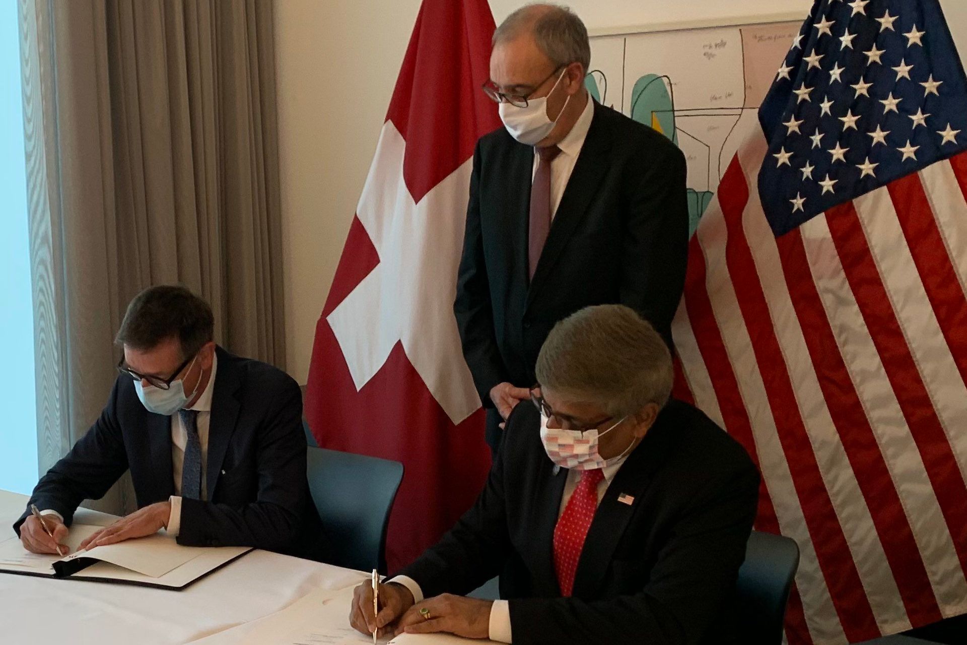 Il presidente del Fondo Nazionale Svizzero, Matthias Egger, e il presidente della statunitense National Science Foundation, Sethuraman Panchanathan, hanno firmato una dichiarazione d’intenti che pone le basi di una lunga collaborazione per promuovere la ricerca