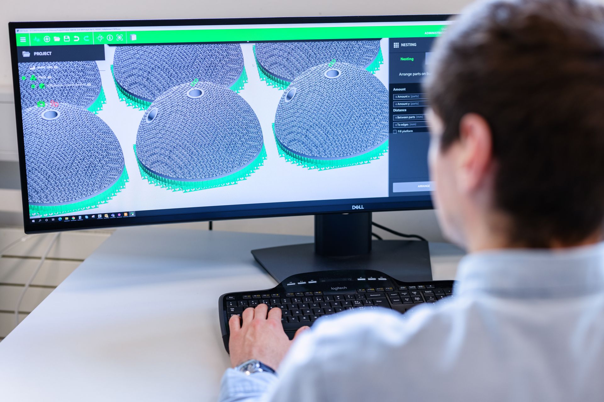Margini dell'incavo dell'anca sul monitor: il processo di stampa in 3D di protesi dell'anca presso lo “Swiss m4m Center”
