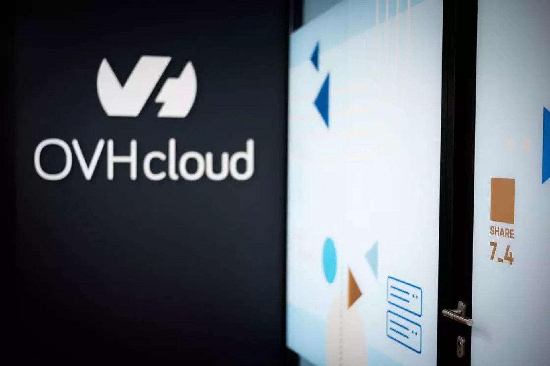 ll logotipo di OVH in uno degli uffici di Parigi