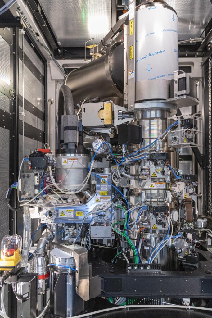 Uno dei microscopi a risoluzione quasi atomica del Dubochet Center for Imaging di Losanna