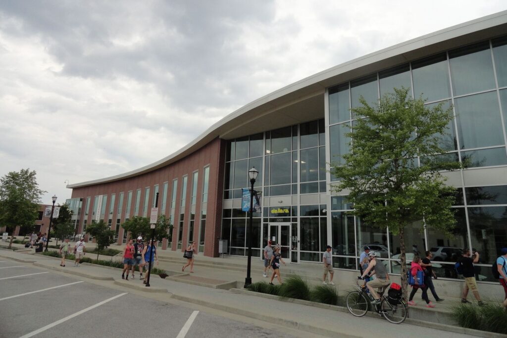La sede Dallara per gli USA all'ingresso dell'Indianapolis Motor Speedway