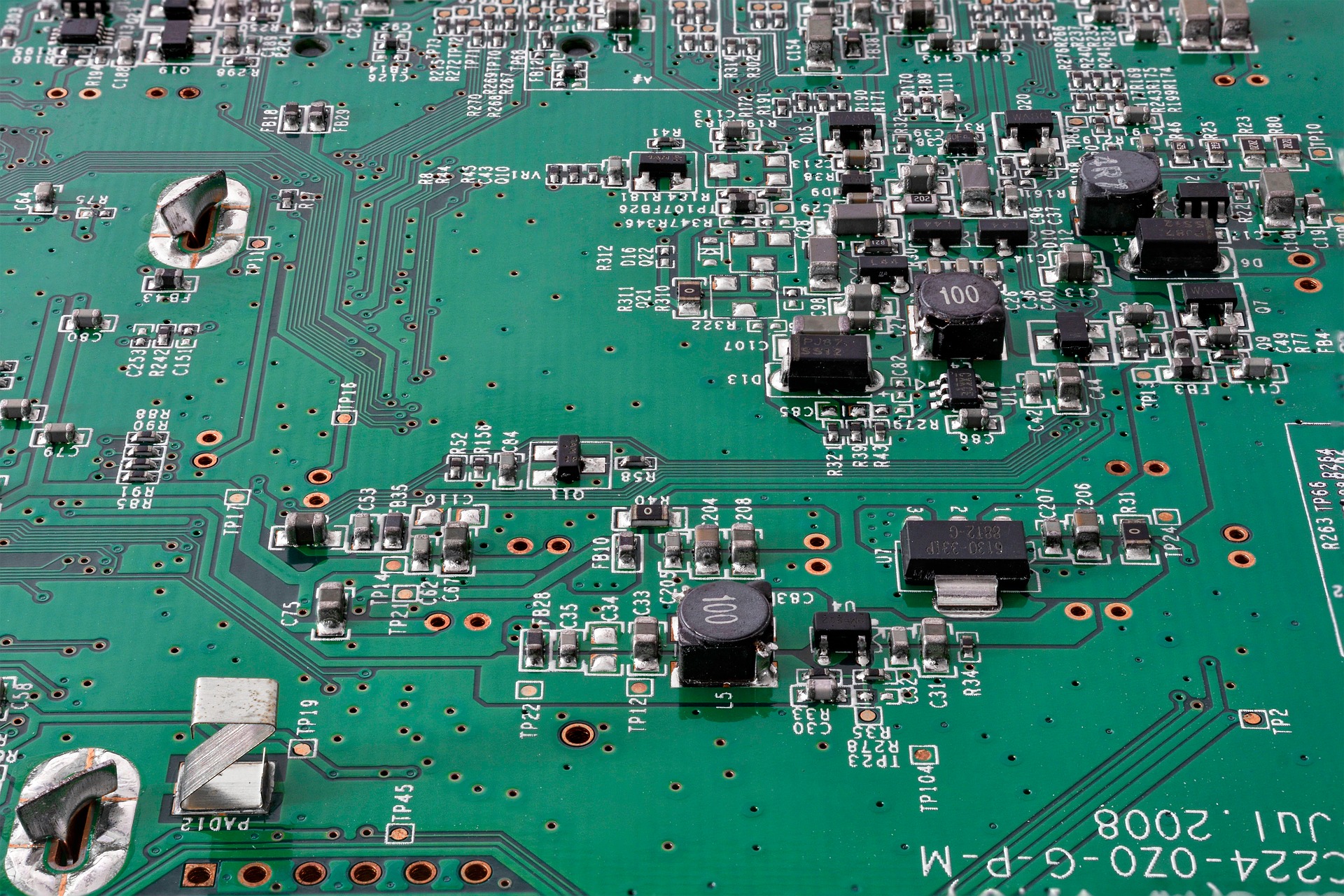 Un tradizionae circuito stampato dotato di transistor