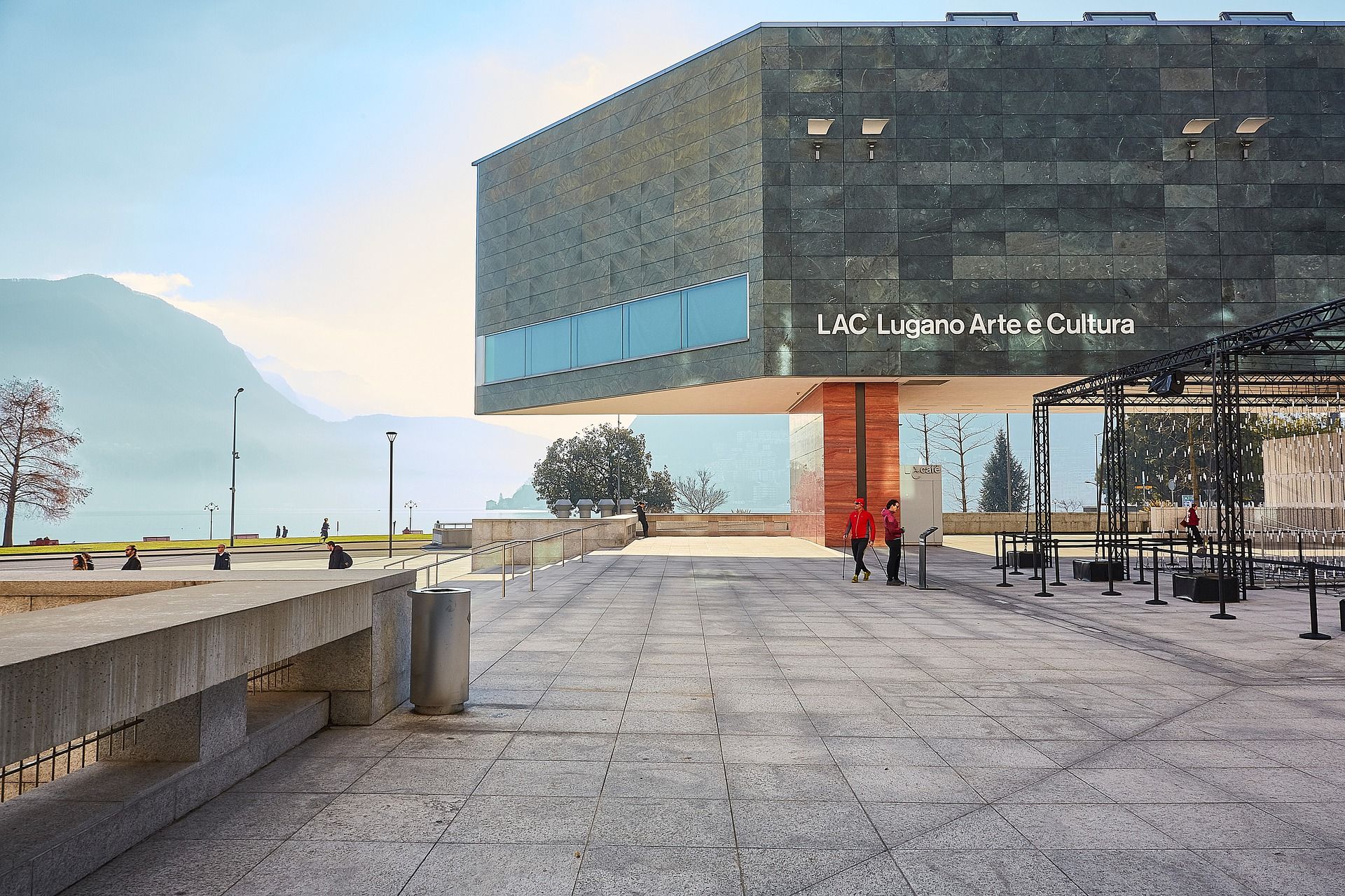 Il LAC, acronimo di Lugano, Arte e Cultura, è un centro culturale adagiato sul "lac" (lago in lingua francese) Ceresio