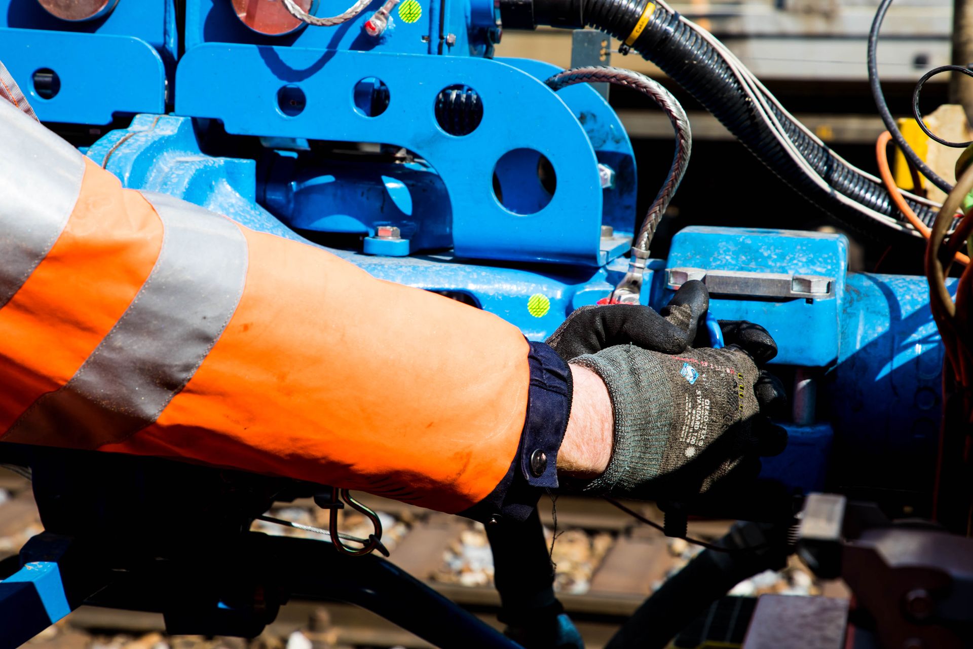 Il treno merci digitale è costituito da 13 carri merci e carri cisterna e dal veicolo di DB Systemtechnik, impiegato per le corse di misurazione: i vagoni sono collegati tra loro per mezzo di un Accoppiamento Automatico Digitale, il cui acronimo è DAK, che oltre al collegamento meccanico e pneumatico dispone di una linea dati ed elettrica continua che rende possibile la trasmissione dei dati nell’intero convoglio