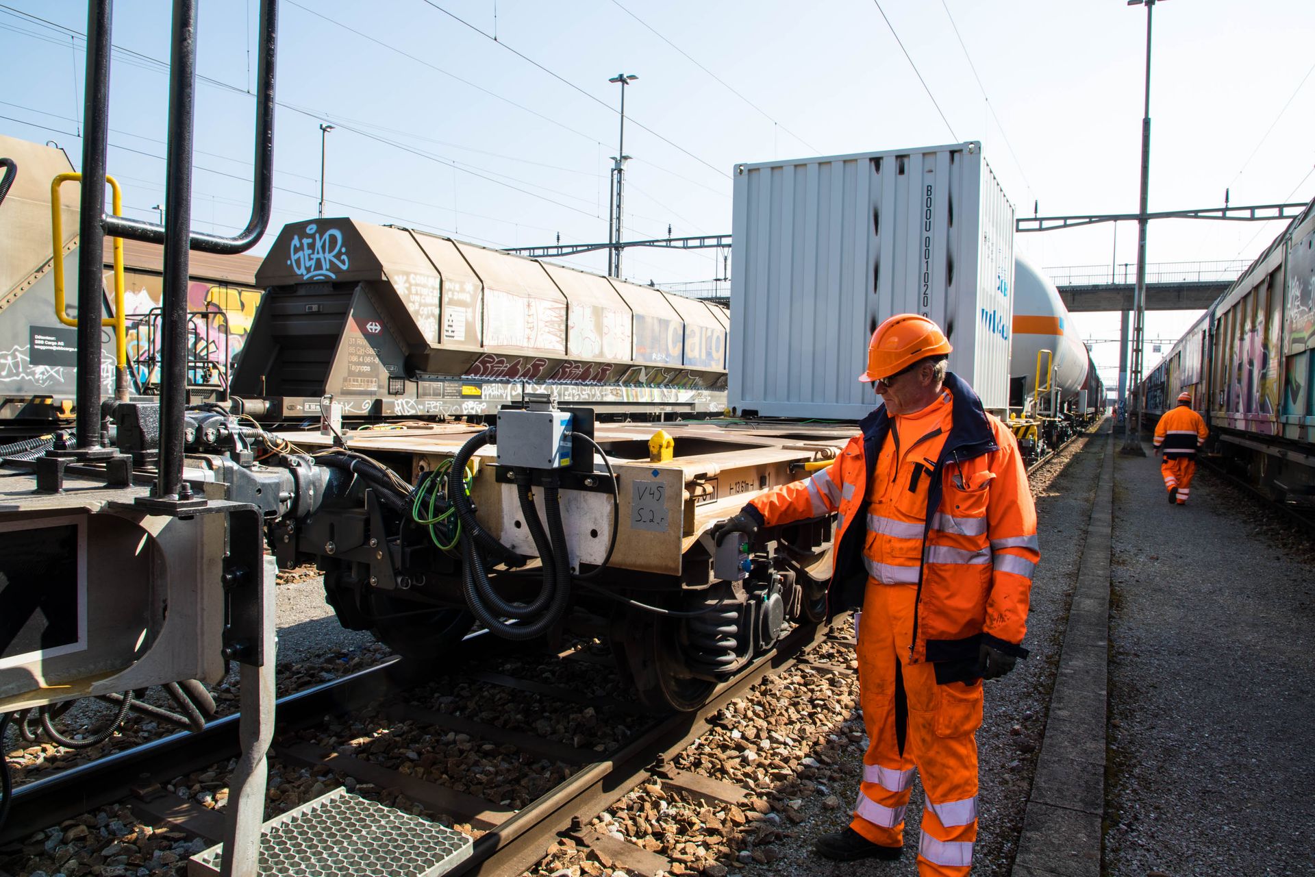 Il treno merci digitale è costituito da 13 carri merci e carri cisterna e dal veicolo di DB Systemtechnik, impiegato per le corse di misurazione: i vagoni sono collegati tra loro per mezzo di un Accoppiamento Automatico Digitale, il cui acronimo è DAK, che oltre al collegamento meccanico e pneumatico dispone di una linea dati ed elettrica continua che rende possibile la trasmissione dei dati nell’intero convoglio