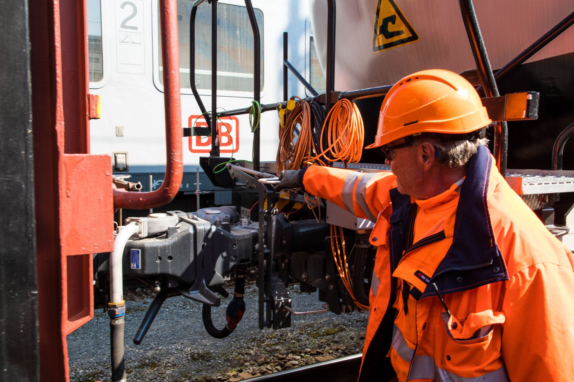 Il treno merci digitale è costituito da 13 carri merci e carri cisterna e dal veicolo di DB Systemtechnik, impiegato per le corse di misurazione: i vagoni sono collegati tra loro per mezzo di un Accoppiamento Automatico Digitale, il cui acronimo è DAK, che oltre al collegamento meccanico e pneumatico dispone di una linea dati ed elettrica continua che rende possibile la trasmissione dei dati nell’intero convoglio