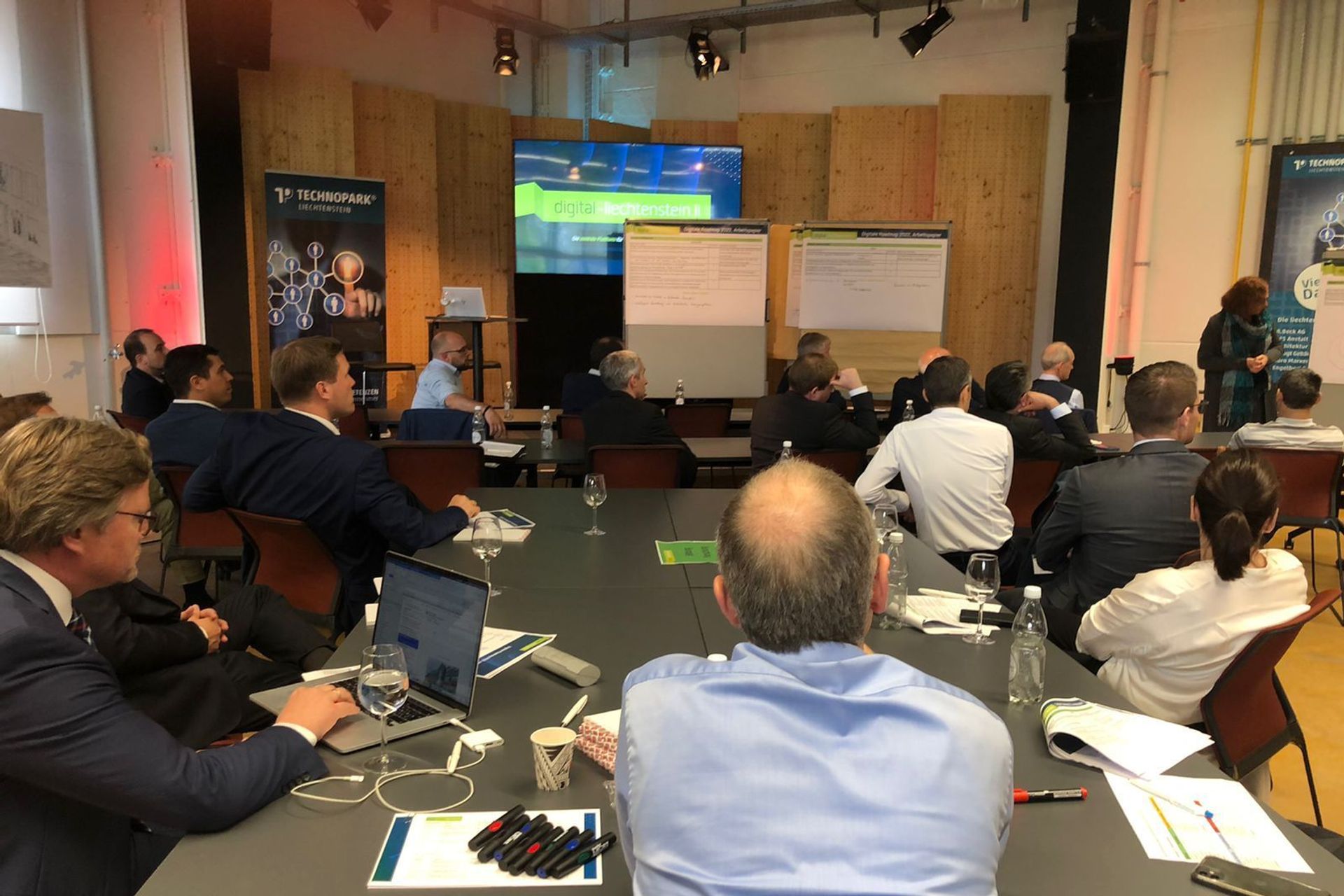 Il workshop dei trenta membri del consiglio di amministrazione dell’iniziativa digital-liechtenstein.li al Technopark di Vaduz, finalizzato a rivedere la "Digital Roadmap" del 2019