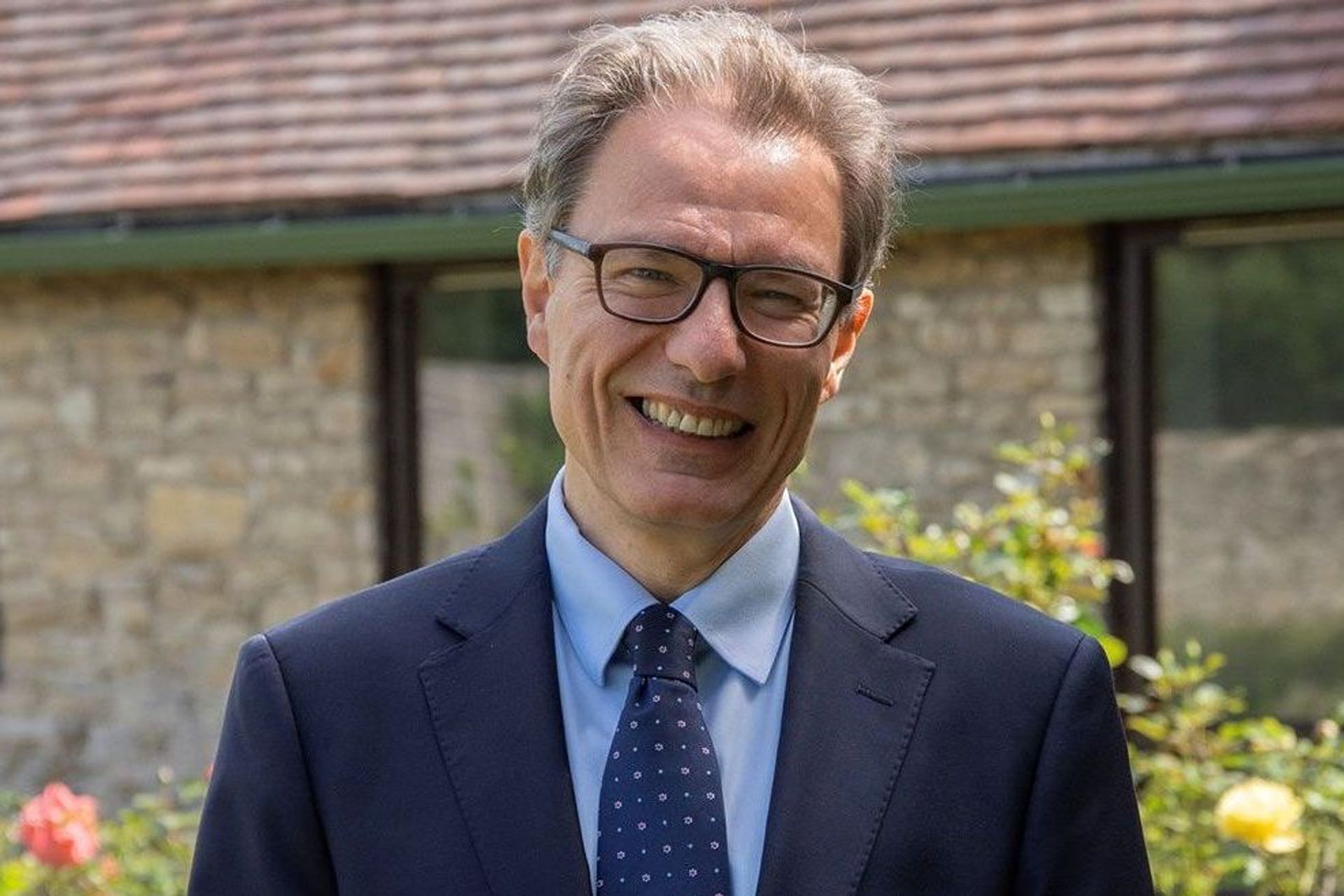 Luciano Floridi, nato a Roma il 16 novembre 1964, è un filosofo italiano naturalizzato britannico: è professore ordinario di filosofia ed etica dell'informazione presso l'Oxford Internet Institute dell'Università di Oxford, dove è direttore del Digital Ethics Lab, nonché professore di Sociologia della Comunicazione presso l'Università di Bologna
