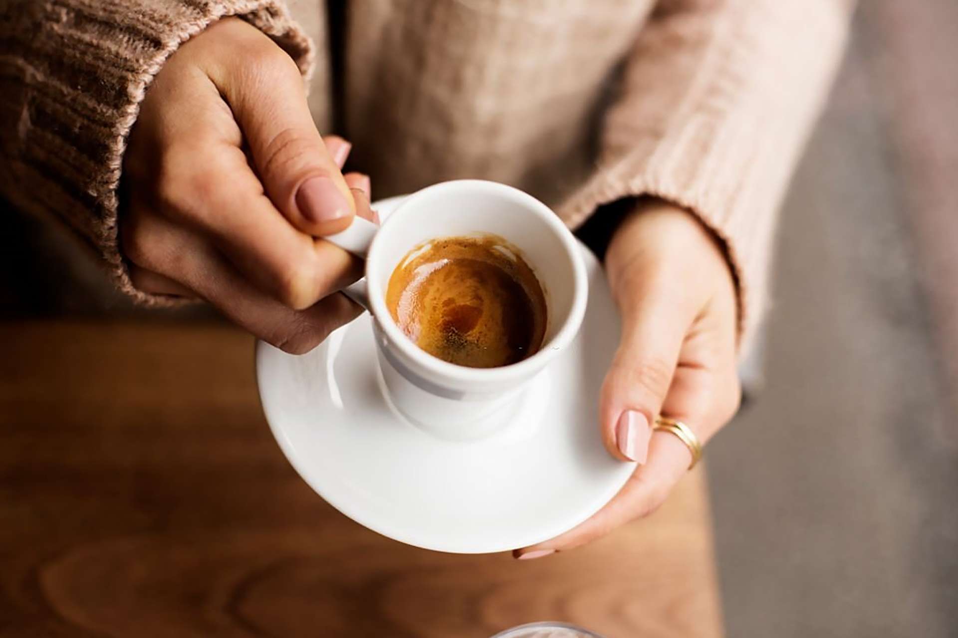 È fondamentale prestare attenzione allo zucchero aggiunto al caffè
