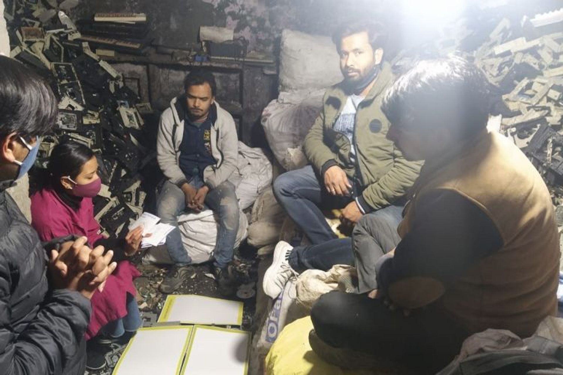 In India, più del 90 per cento dei rifiuti elettronici, è gestito in modo informale: se questo dato fornisce un lavoro e un reddito a molte famiglie, esso ha anche un impatto negativo sull'ambiente e sulla salute dei lavoratori, che il progetto svizzero “Ecowork” dell’EMPA si incarica di ridurre ai minimi termini