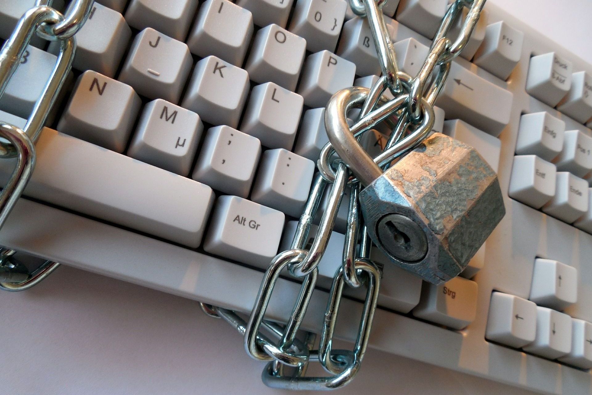 La Legge per la Protezione dei Dati Personali e la Trasparenza (LPD) è destinata a cambiare i paradigmi della privacy in Svizzera: l'entrata in vigore è prevista il primo settembre 2023