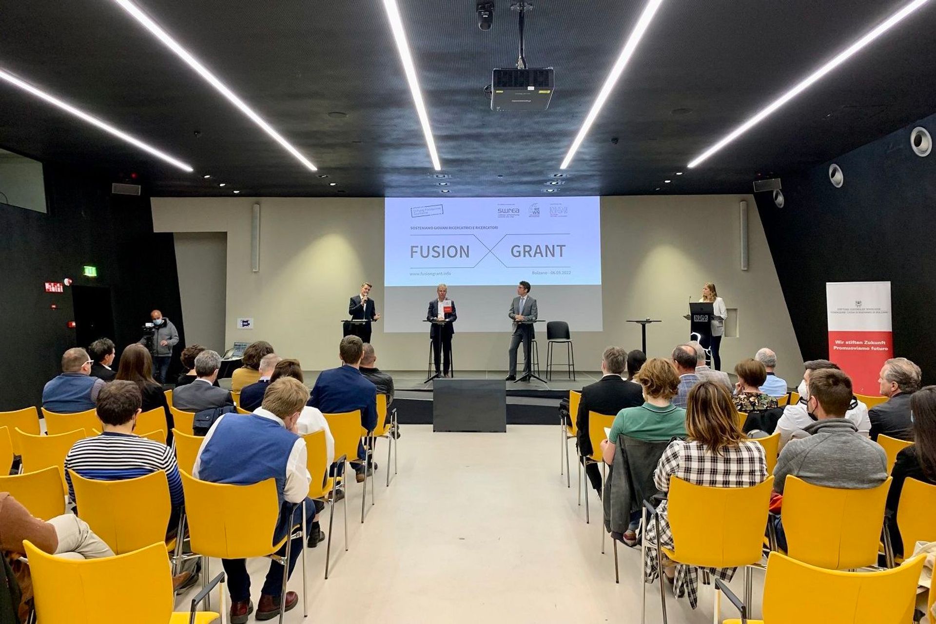 La presentazione il 6 maggio 2022 dei nove vincitori a tutta sostenibilità di Fusion Grant, il primo bando lanciato su iniziativa della Fondazione Cassa di Risparmio di Bolzano in collaborazione con NOI Techpark, Economia Alto Adige (SWR-EA) e Rete Economia (RE-WN)
