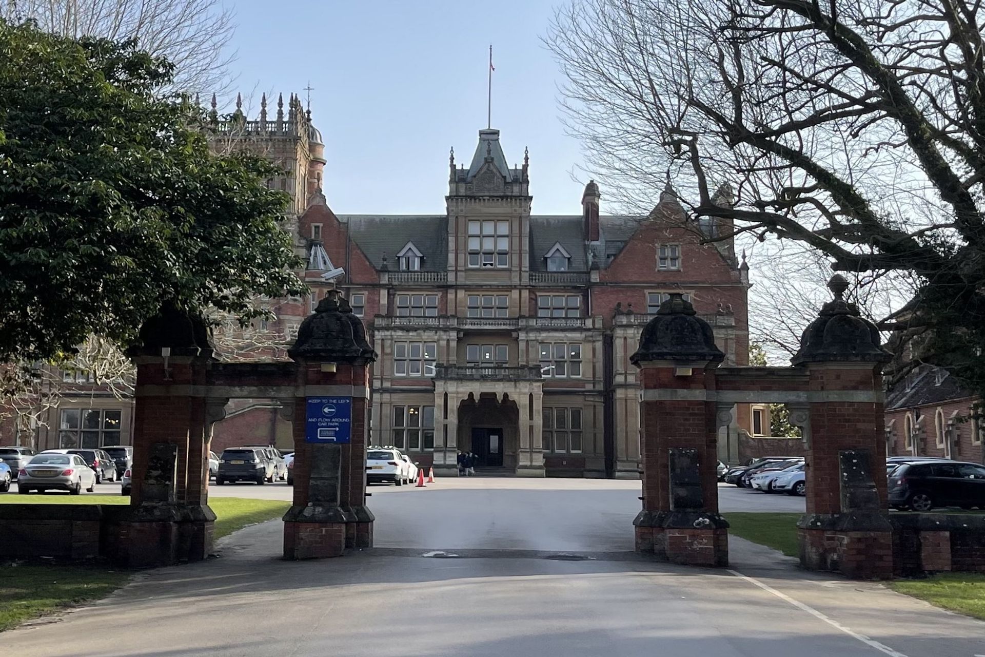 La prestigiosa scuola di Reddam House del Berkshire, nel Regno Unito, è stata scelta come modello per la formazione VR e Metaverso del gruppo Inspired