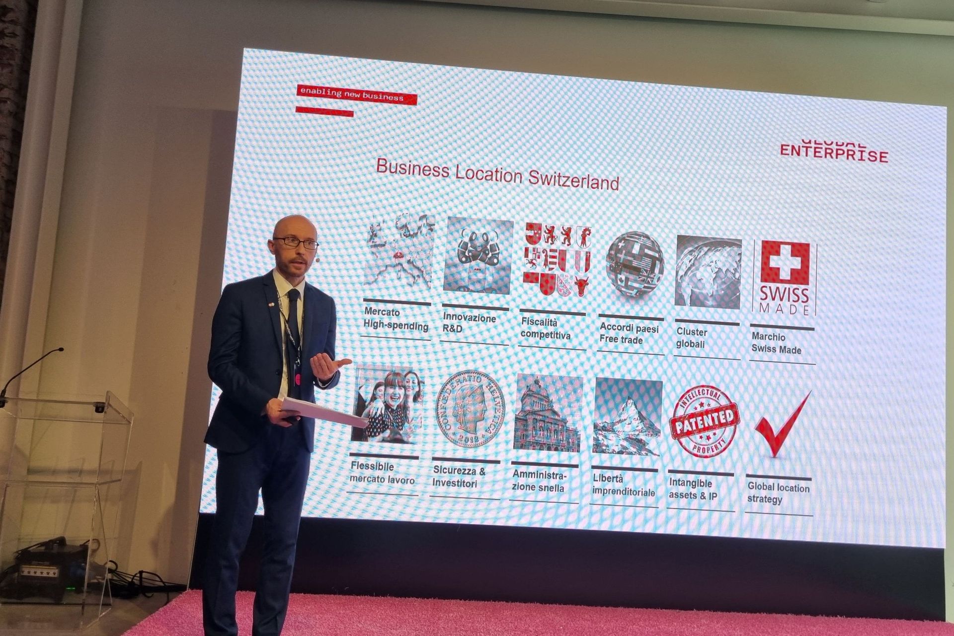 Stefan Zwicky, Head di Swiss Business Hub Italy, ha affrontato l’introduzione e il tema “Svizzera - la tua location per la medicina personalizzata” in occasione dell’evento “Trends in Personalized Health” a Milano il 25 maggio 2022