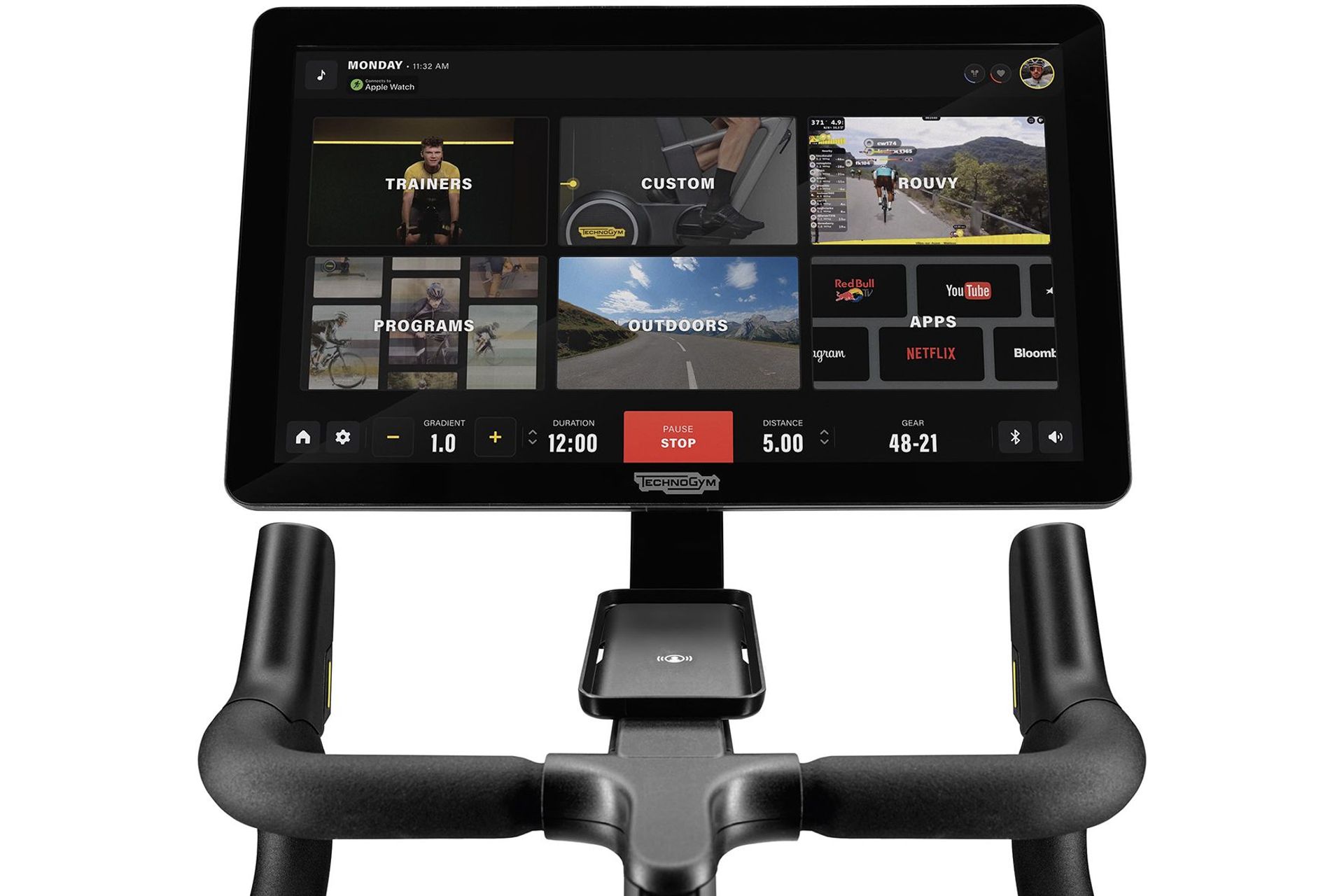 Technogym Ride è la prima Bike con uno schermo di 22 pollici che permette al fruitore di vivere un’esperienza indoor immersiva direttamente sulla console integrata, si accede alle principali App utilizzate dai ciclisti (fra cui Zwift, Strava, Rouvy, TrainingPeaks) a numerose applicazioni di intrattenimento (Netflix o Eurosport) e a una gamma completa di esperienze e programmi di allenamento studiati per migliorare le performance in outdoor (o su strada)