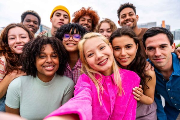 Brand e GenZ: l’importanza di adattare la comunicazione per raggiungere nuovi target e nuove età