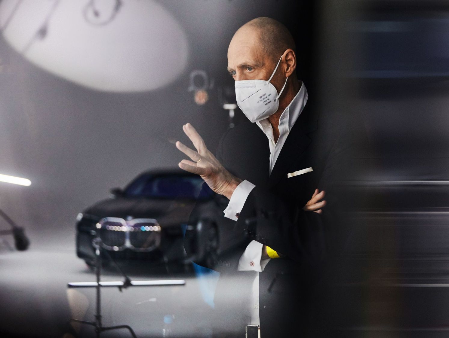 La BMW i7 è stata reinterpretata dal fotografo inglese di moda Nick Knight secondo i criteri del Forwardism
