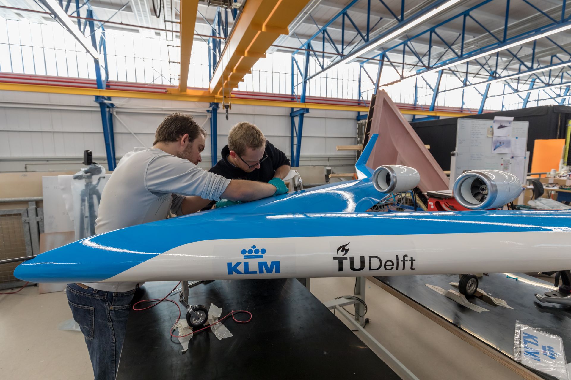 Un drone realizzato con le caratteristiche dell’aereo “Flying-V” (Foto: Henri Werj)