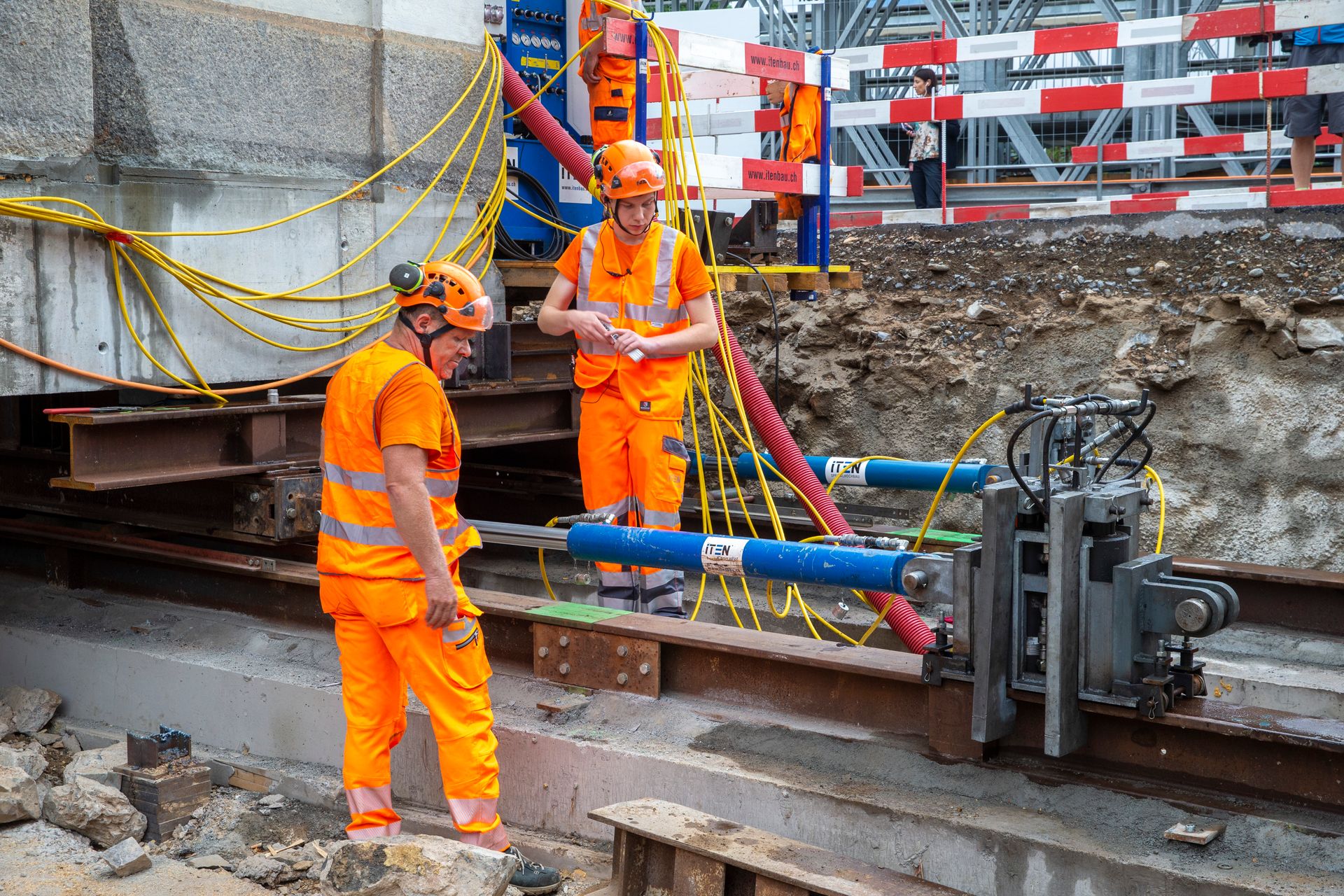 Il cantiere del nuovo sottopasso di Lugano-Besso e lo spostamento del cosiddetto “edificio di servizio” della stazione SBB CFF FFS