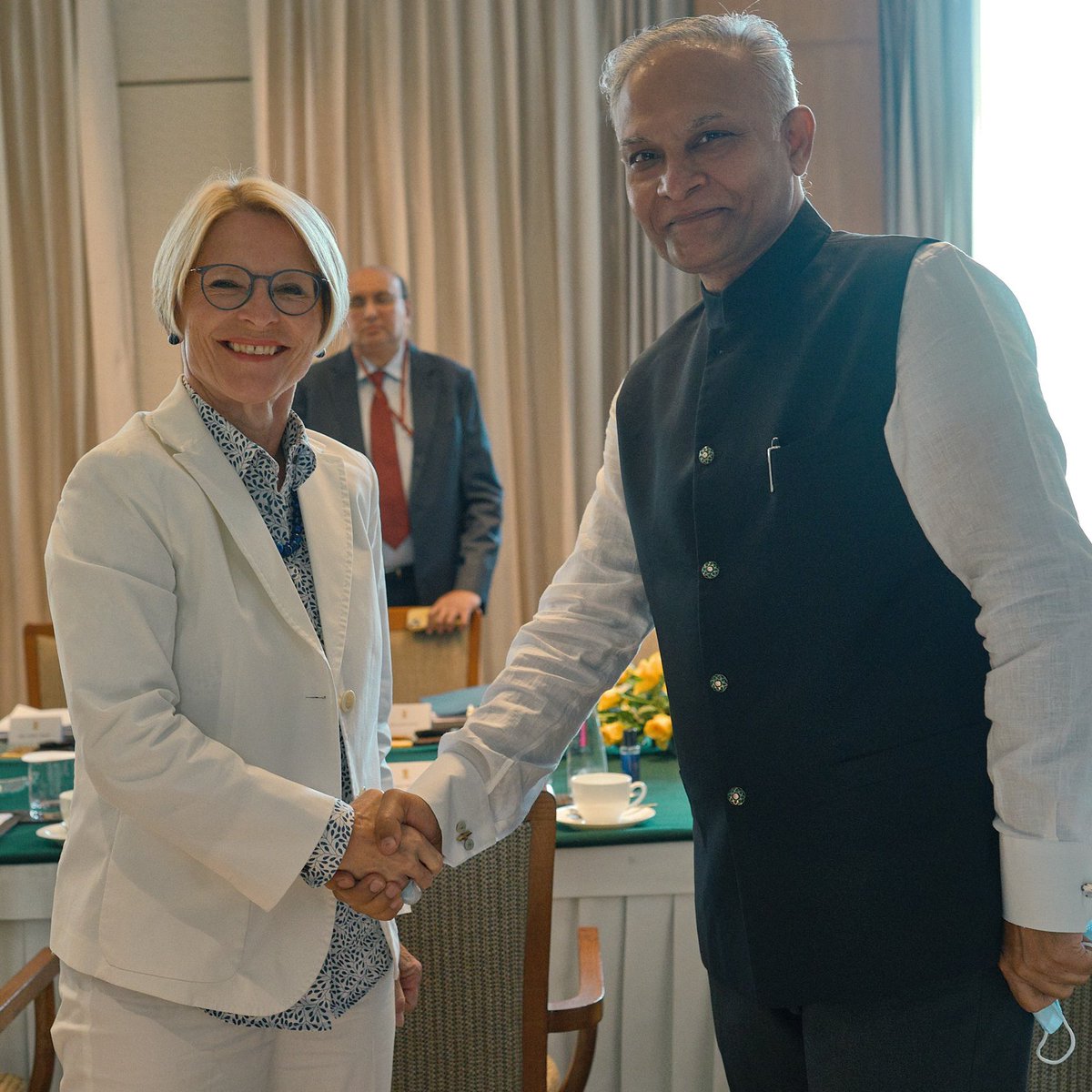 Incontro a Nuova Delhi fra Sanjay Verma per l'India e Livia Leu per la Svizzera