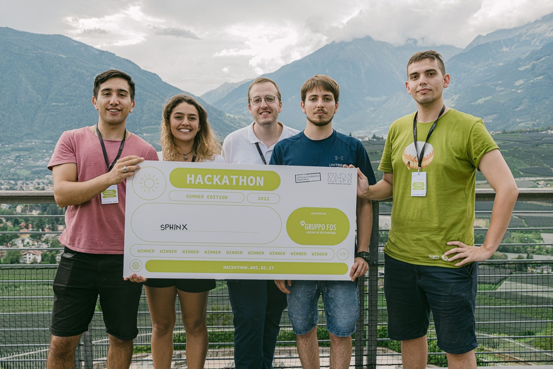Vincitori della "NOI Hackathon Summer Edition" 2002: Claudio e Giulia Cramarossa di "Sphinx", Gabriele Scarton di FOS ed Eugenio Berretta e Michael Plotegher di "Sphinx"