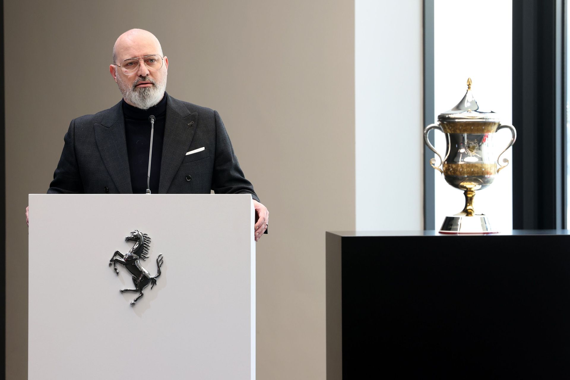 Stefano Bonaccini all'annuncio dei nuovi investimenti della Ferrari