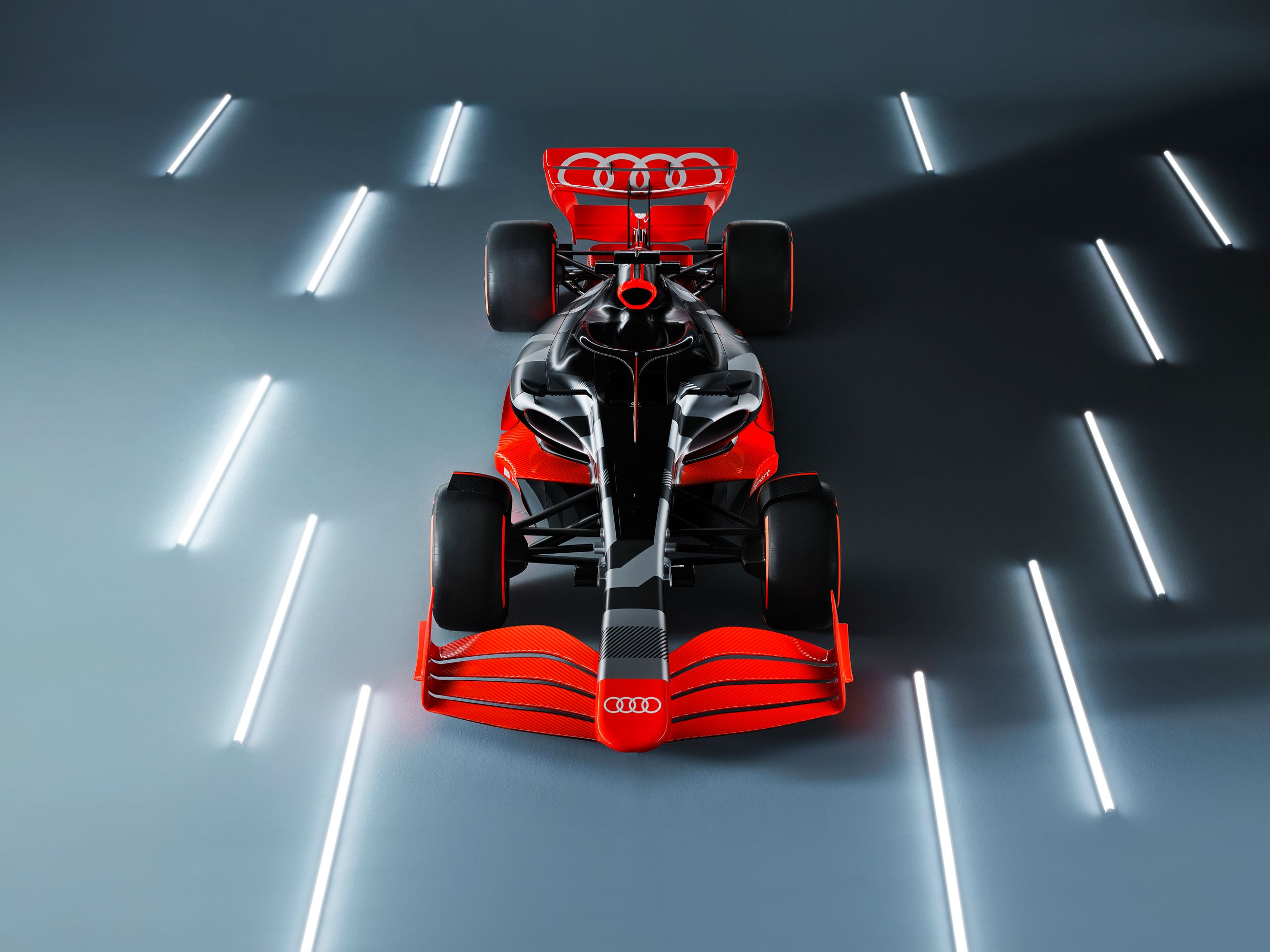 Una monoposto di Formula 1 adattata alla livrea Audi Sport