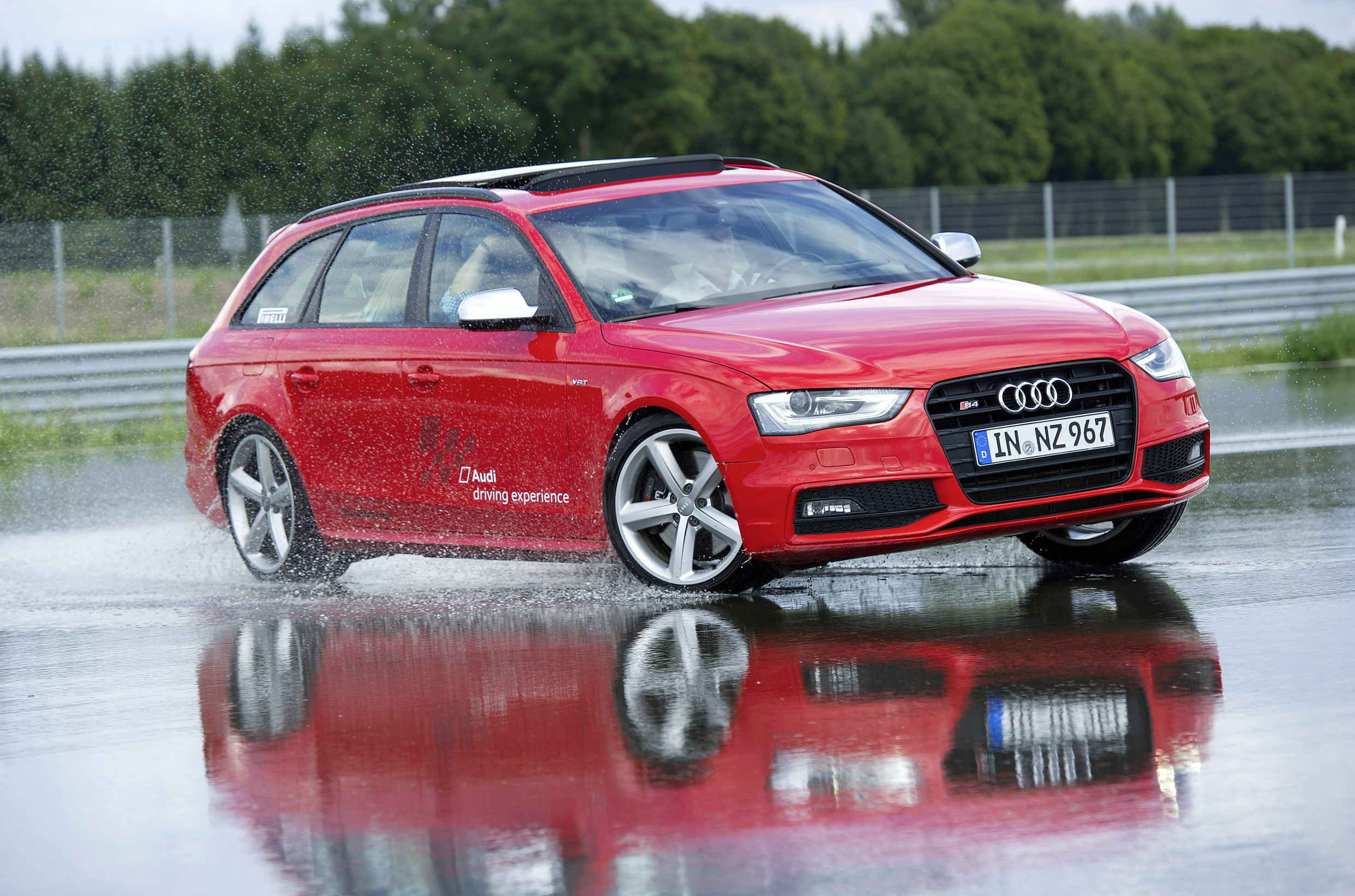 Il Competence Center Motorsport dell'Audi a Neuburg an der Donau in Germania