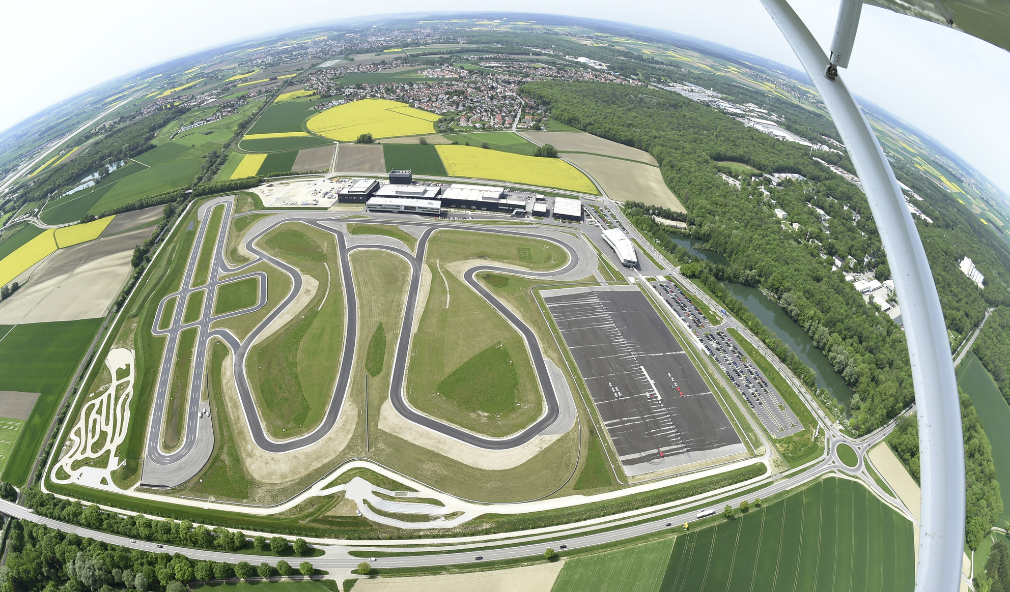 Il Competence Center Motorsport dell'Audi a Neuburg an der Donau in Germania