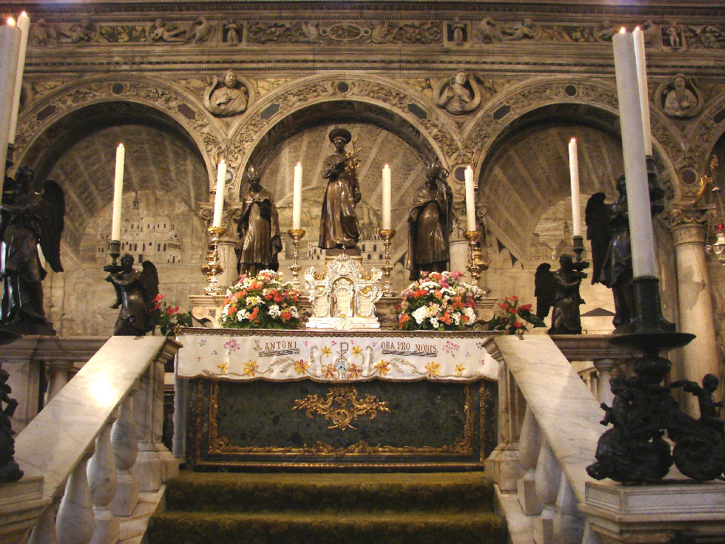 L'Arca di Sant'Atonio di Padova nella basilica omonima
