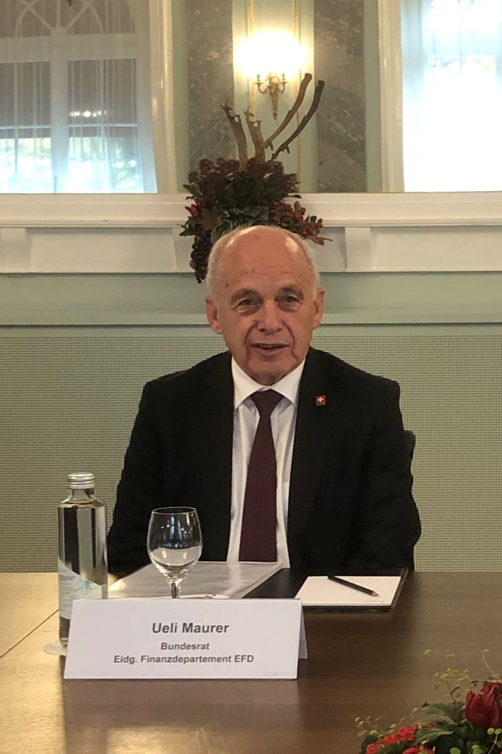 Il Consigliere Federale Ueli Maurer al meeting sull'intelligenza artificiale del 18 novembre 2022 a Berna