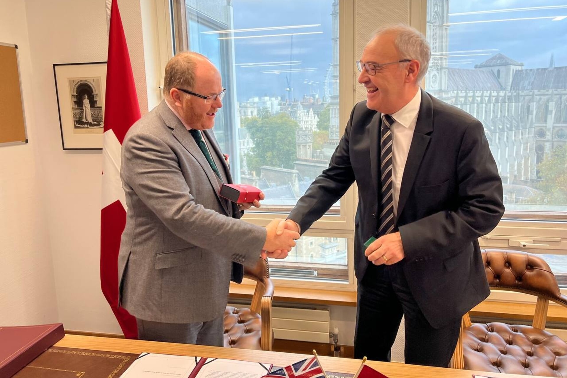 Il Consigliere Federale svizzero Guy Parmelin e il Ministro britannico George Freeman