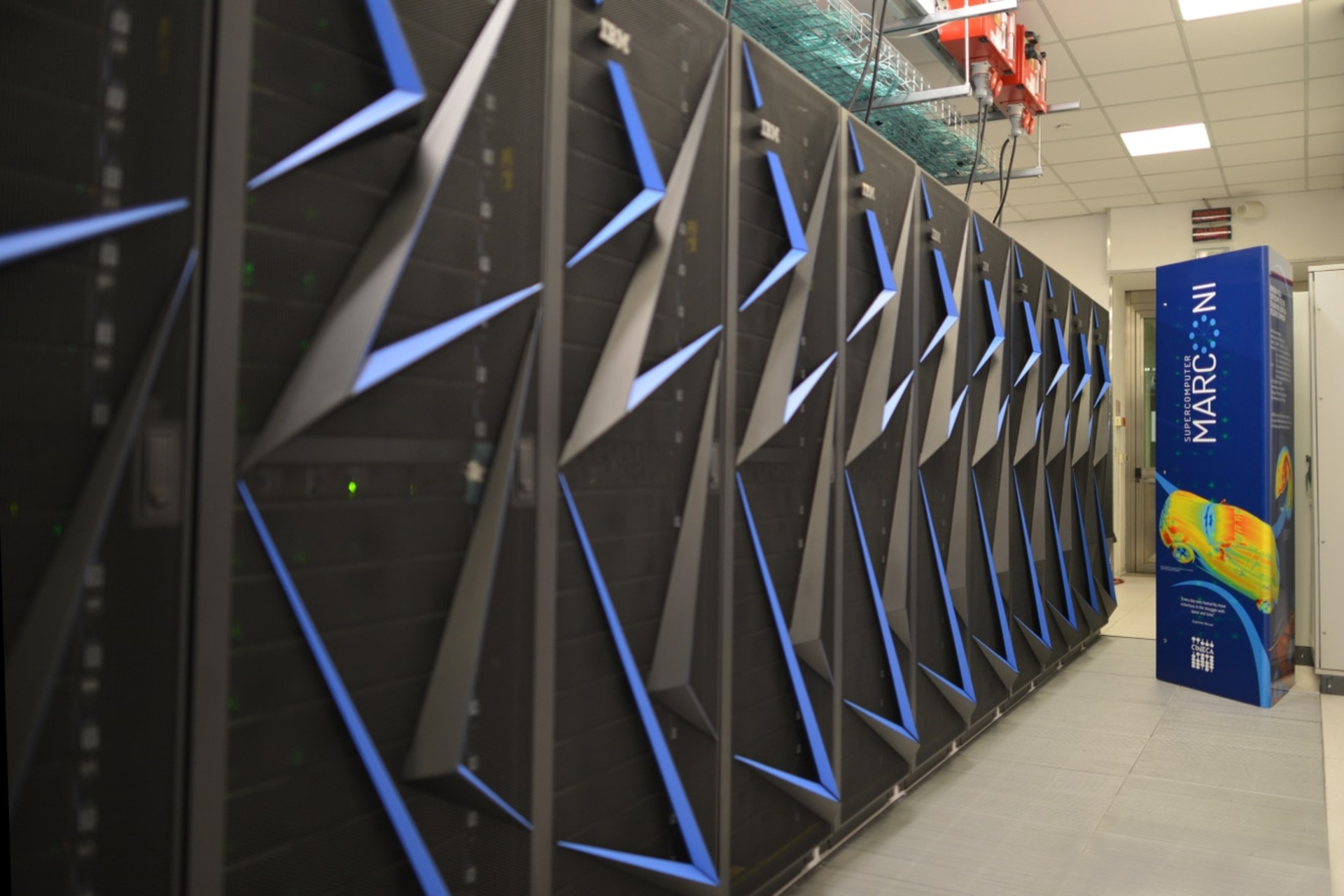 Il supercomputer Marconi 100 nella sede del CINECA a Casalecchio di Reno (Bologna)