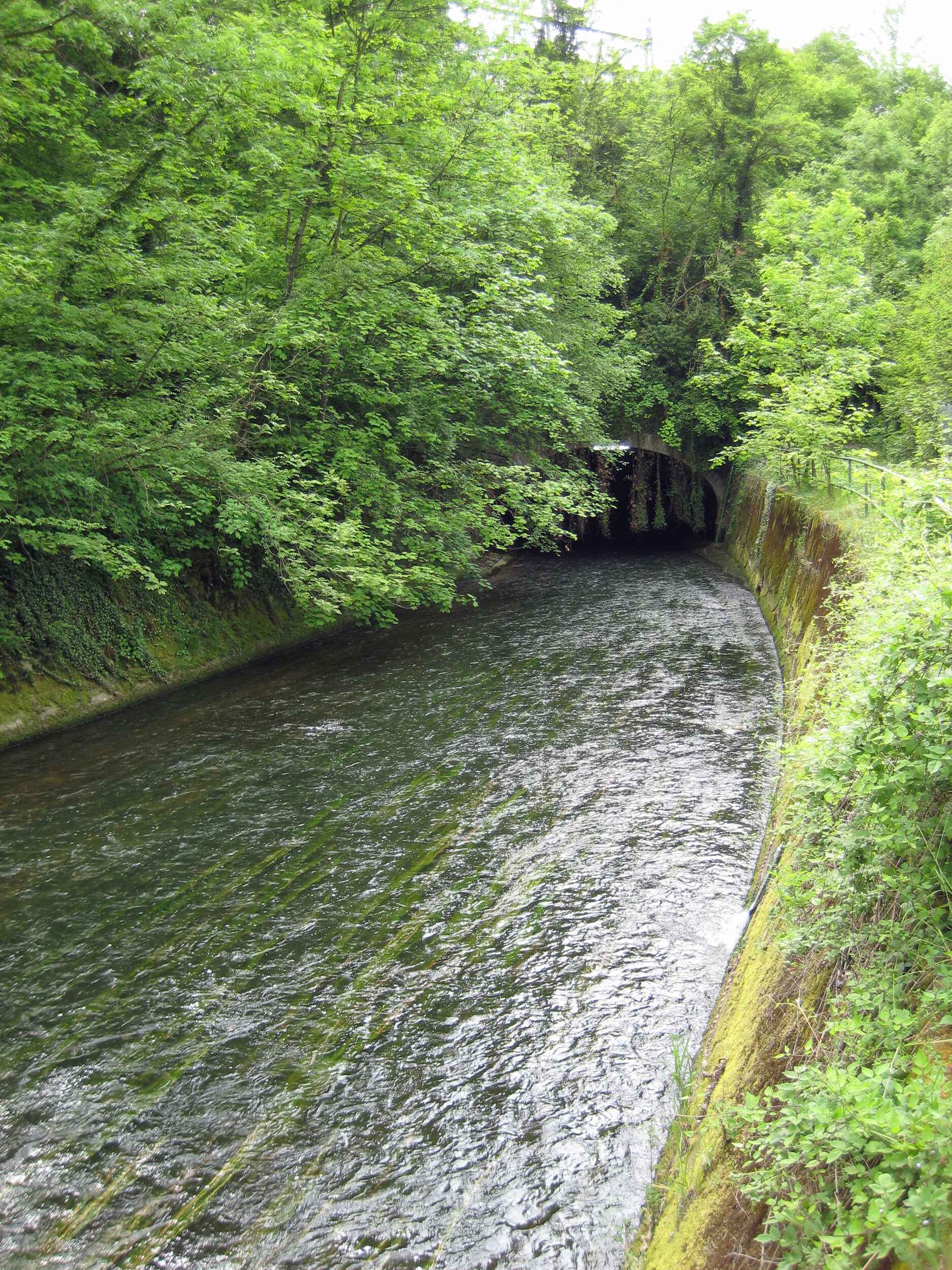 Ingresso dell'adit prima della foce del fiume Glatt nel Canton Zurigo