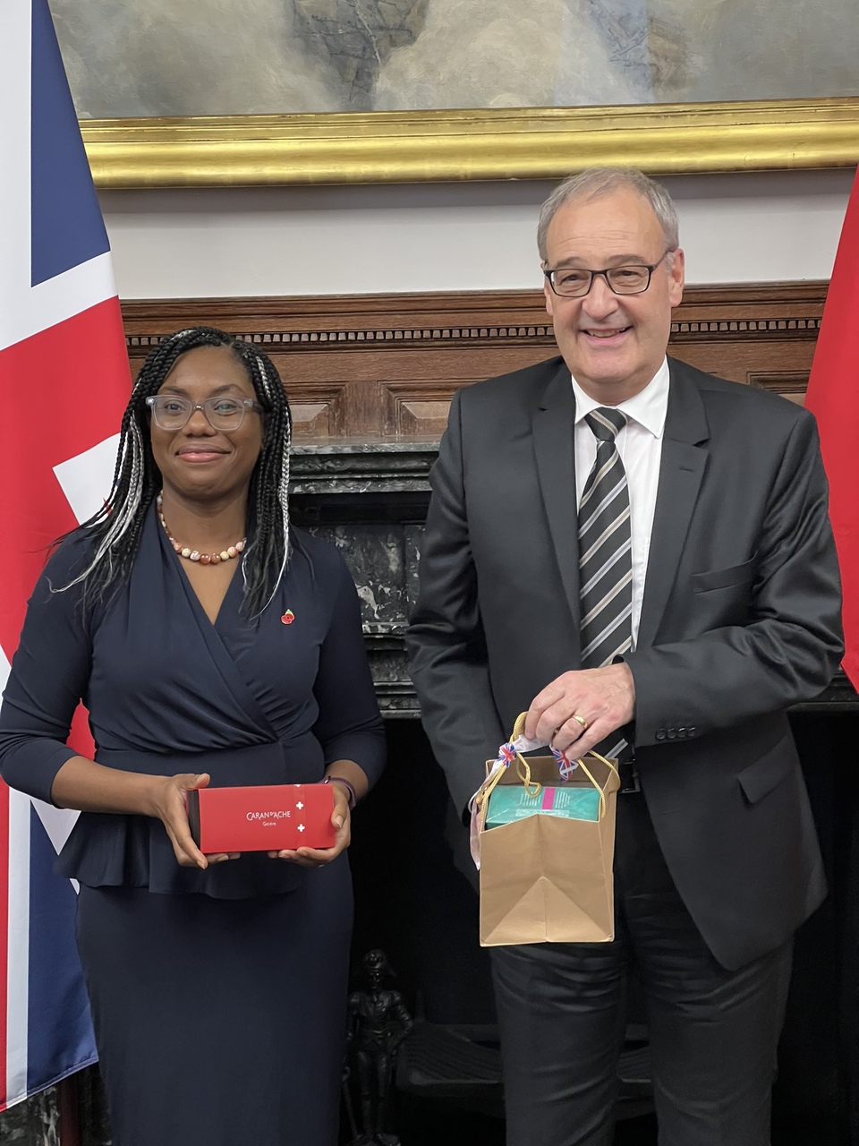 La Segretaria di Stato britannica Kemi Badenoch e il Consigliere Federale svizzero Guy Parmelin