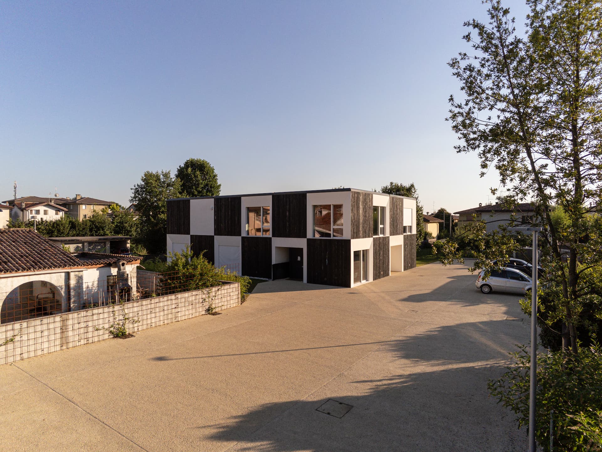 Forestazione urbana, inftrastrutture ecologiche e pavimentazioni ecocompatibili sono tre facce della stessa medaglia, quella della rivoluzione verde che interesserà le città del fututo (Foto: Terra Solida)