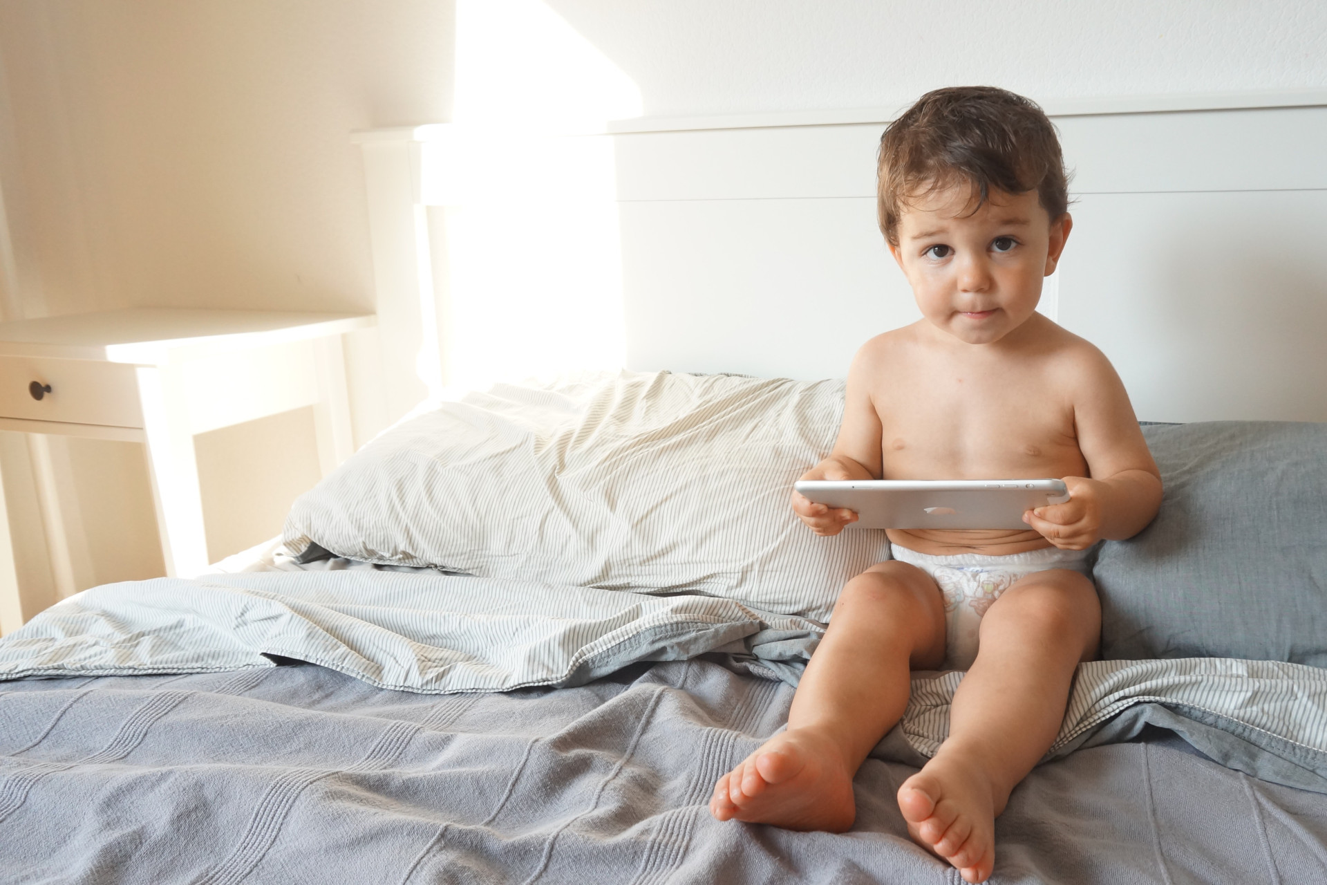 I bambini sui social: bimbi e bimbe si interfacciano con la tecnologia sempre più precocemente