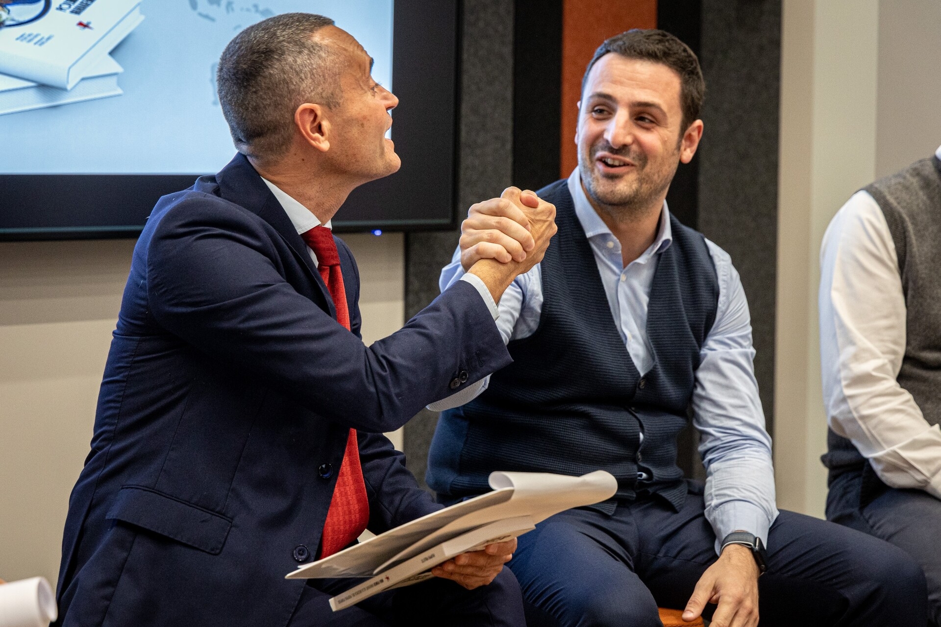 MBA Power: il giornalista professionista Filippo Poletti è l’autore del libro “MBA Power: innovare alla ricerca del proprio purpose”: narra le storie di 101 manager, di età compresa tra i trenta e i sessant’anni, che si sono rimessi a studiare e imparare durante la pandemia