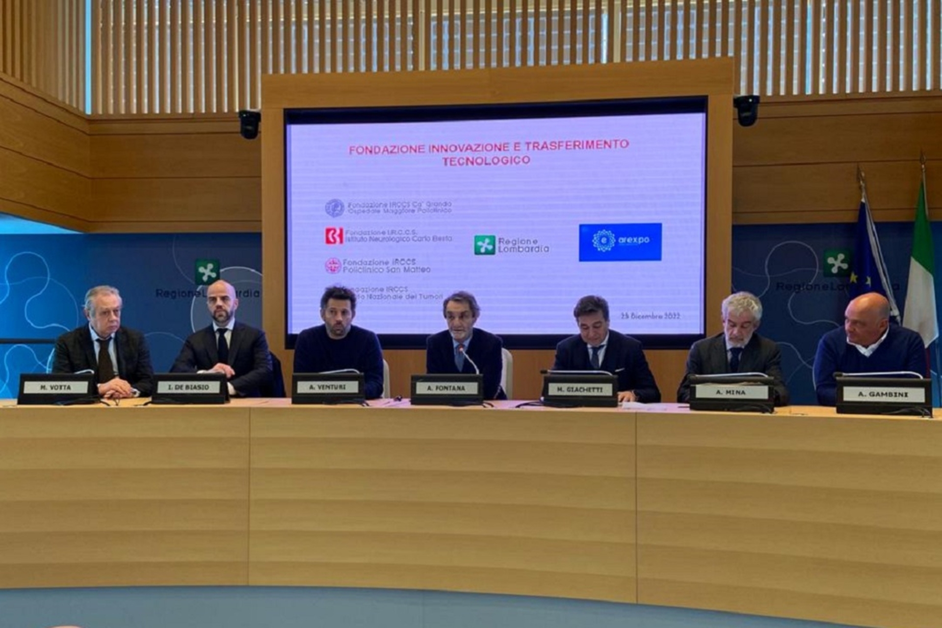 Scienze della vita: la conferenza stampa di presentazione a Palazzo Lombardia della “Fondazione per l’Innovazione e il Trasferimento Tecnologico sulle Scienze della Vita” o FITT