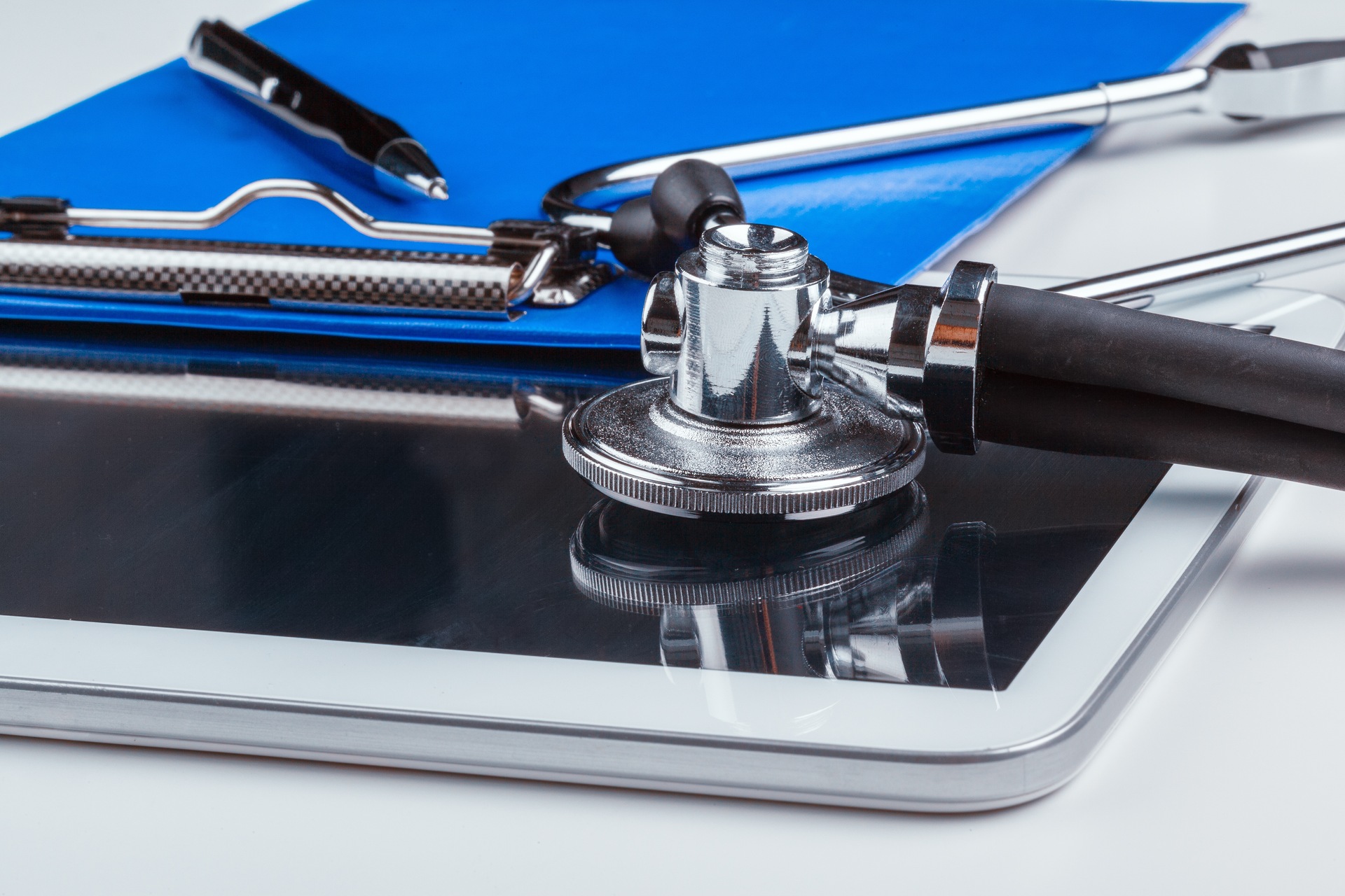 Digitalizzazione sanitaria: la popolazione elvetica vuole un buon valore aggiunto dalla trasformazione digitale in campo sanitario maggiore facilità d'uso, diagnosi e trattamenti migliori e costi inferiori della salute