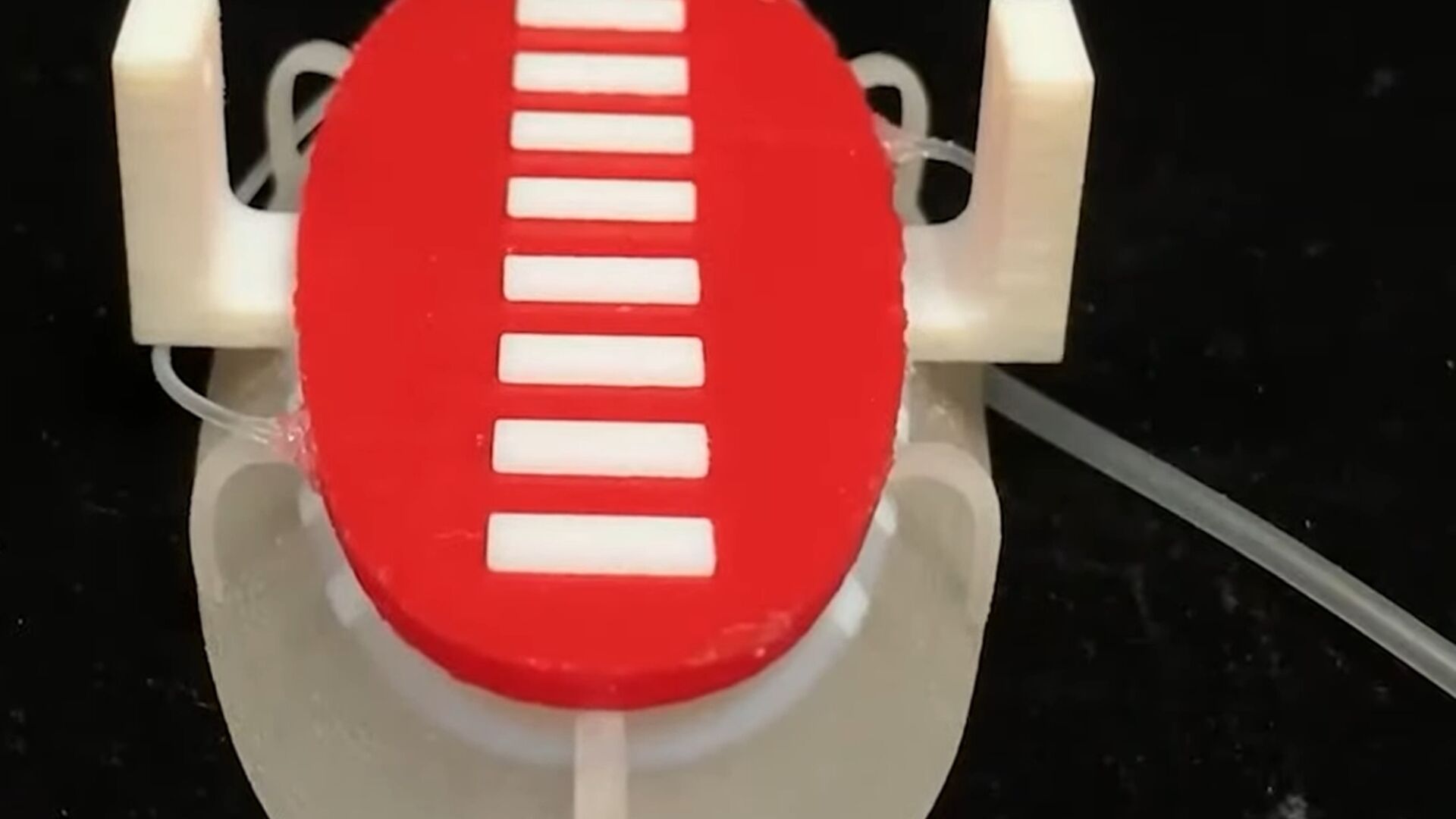 Drone aria-acqua: un nuovo robot aero-acquatico ha ridotto a un secondo il transitorio di movimento fra gas e liquido