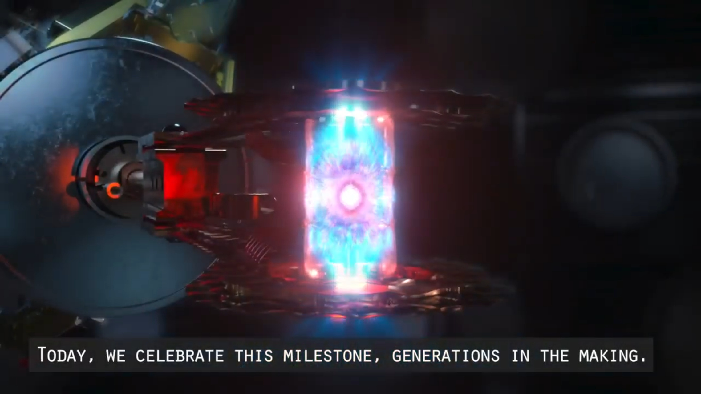 Fusione nuclerare: uno screenshot del filmato di presentazione della fusione nucleare controllata a Livermore: 192 fasci laser hanno erogato più di 2 milioni di Joule di energia ultravioletta