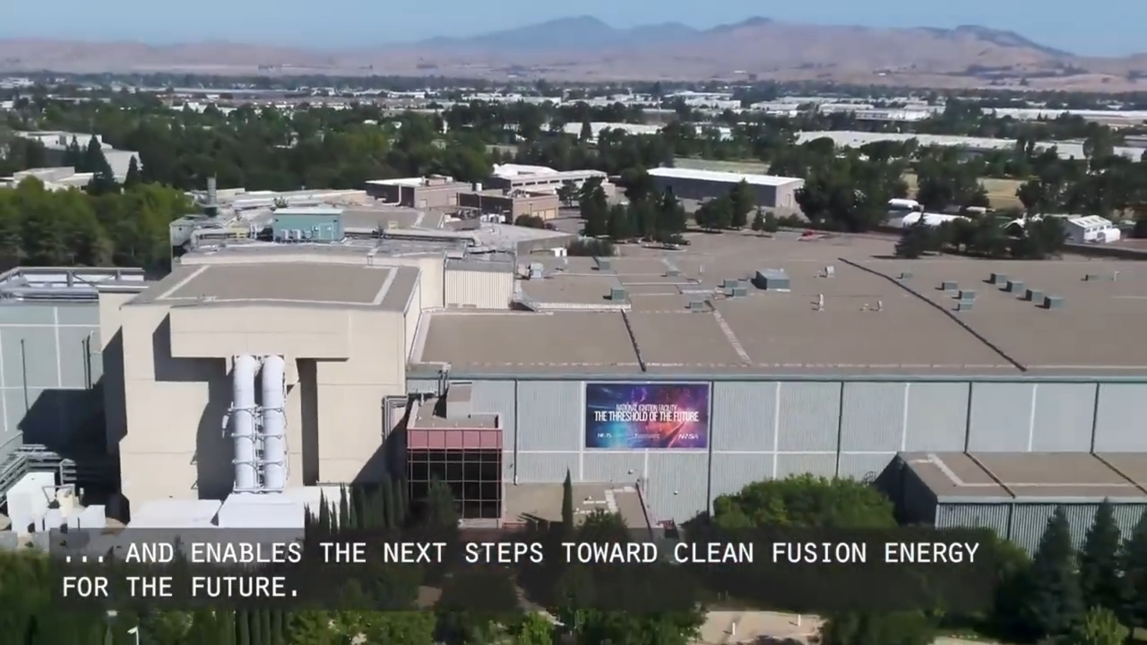 Fusione nuclerare: uno screenshot del filmato di presentazione della fusione nucleare controllata a Livermore: la sede della National Ignition Facility in California