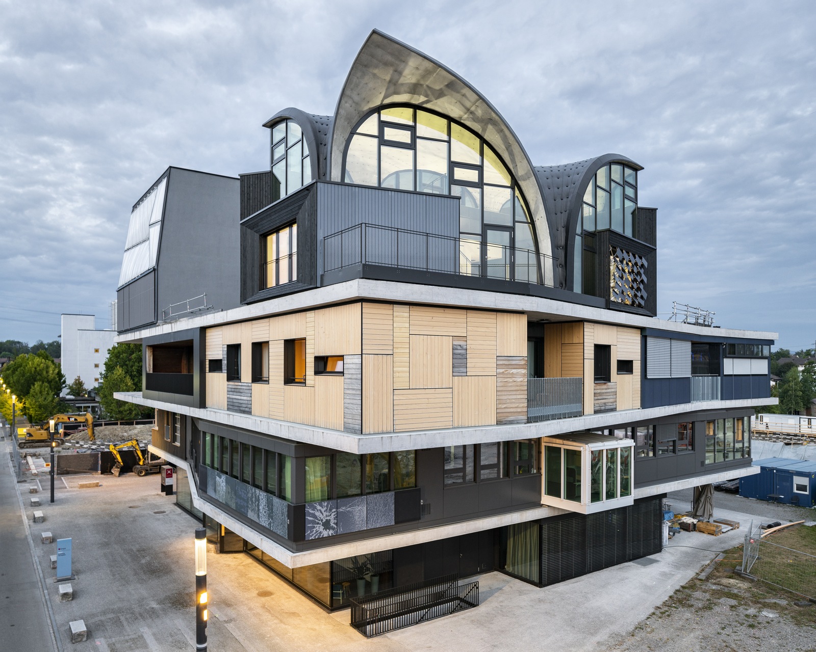 riscaldamento intelligente: l’edificio NEST (acronimo di Next Evolution in Sustainable Building Technologies) accoglie le sedi degli istituti federali EMPA ed EAWAG a Dübendorf nel Canton Zurigo ed è il primo fabbricato al mondo costruito interamente con strumenti digitali (Foto: EMPA)