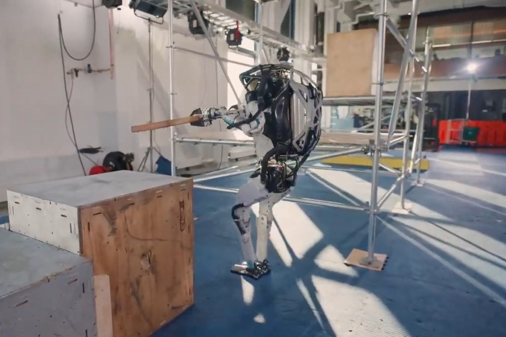 Robot Atlas: il robot yankee Atlas nei panni di un perfetto assistente carpentiere
