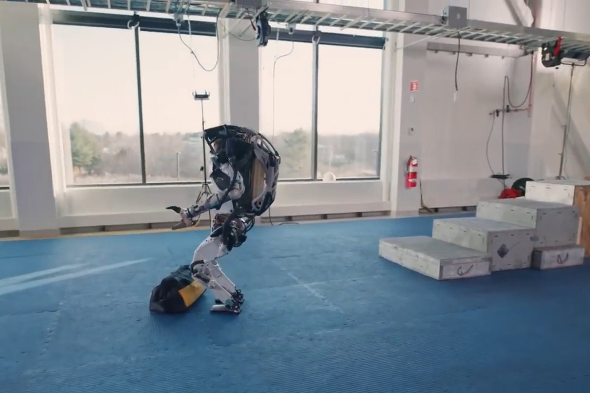 Robot Atlas: il robot yankee Atlas nei panni di un perfetto assistente carpentiere